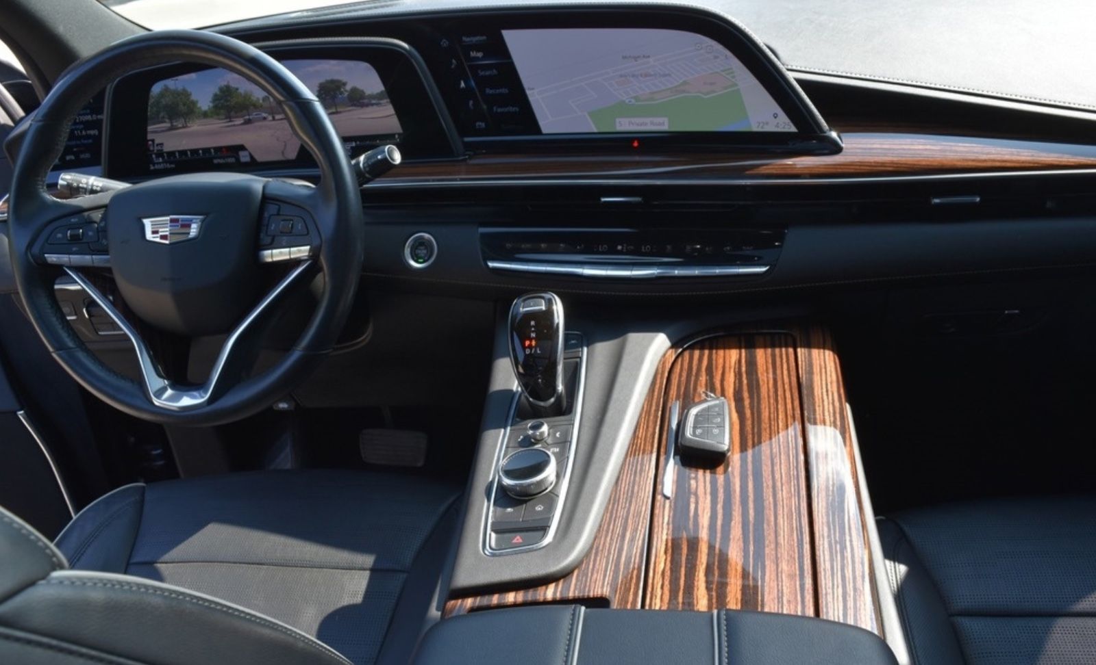 Cadillac PREMIUM*SPORT*LONG*6.2 V8*LED*AHK*NAVI*7 SITZER