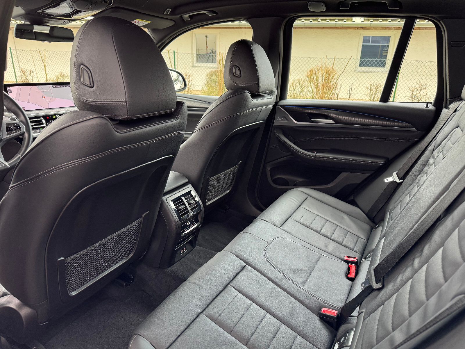 BMW X3 xDrive 30e M Sport - Samsaru's Car Outlet