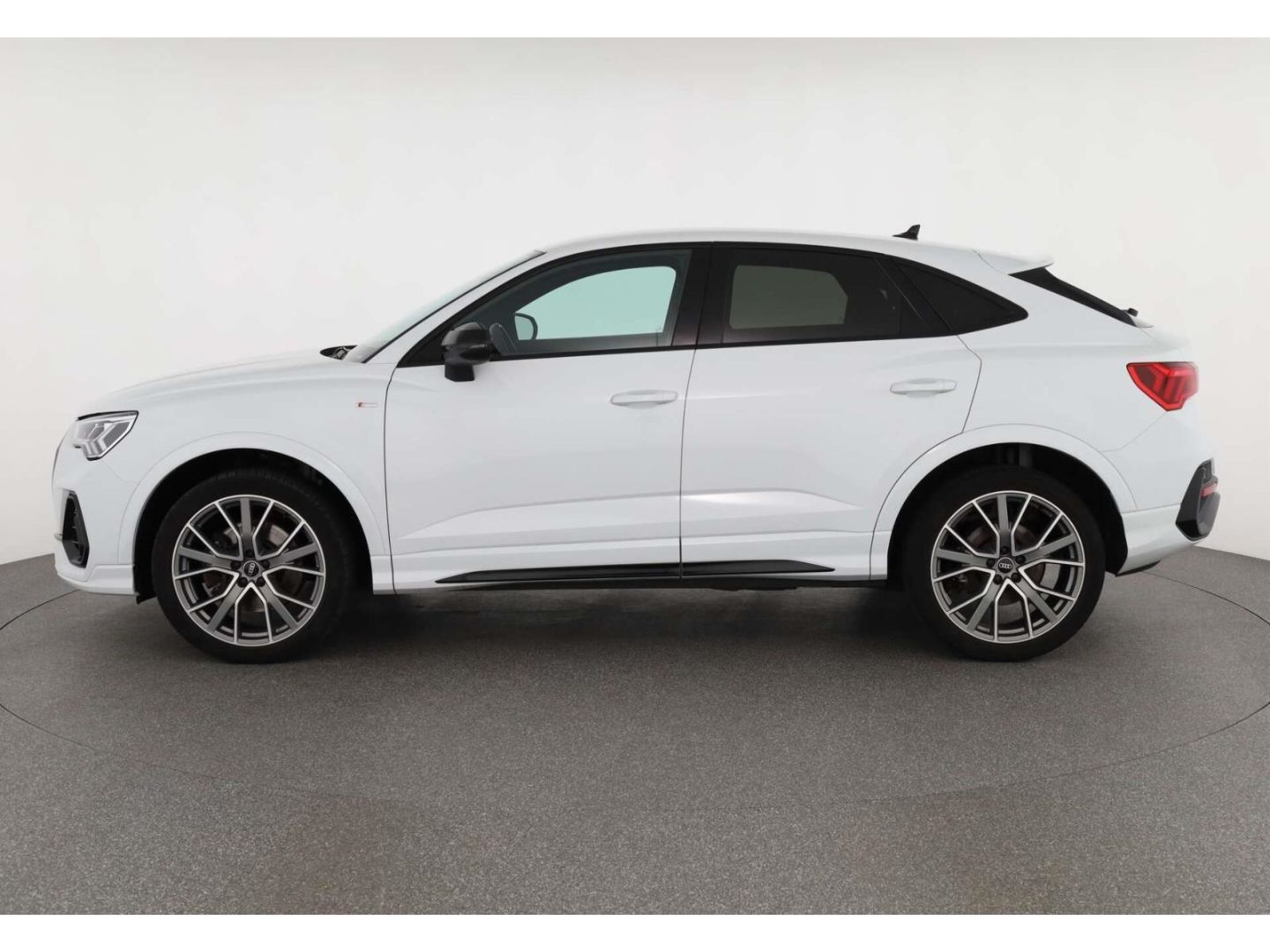 Audi Q3 Sportback 45 TFSI quattro - Samsaru's Car Outlet