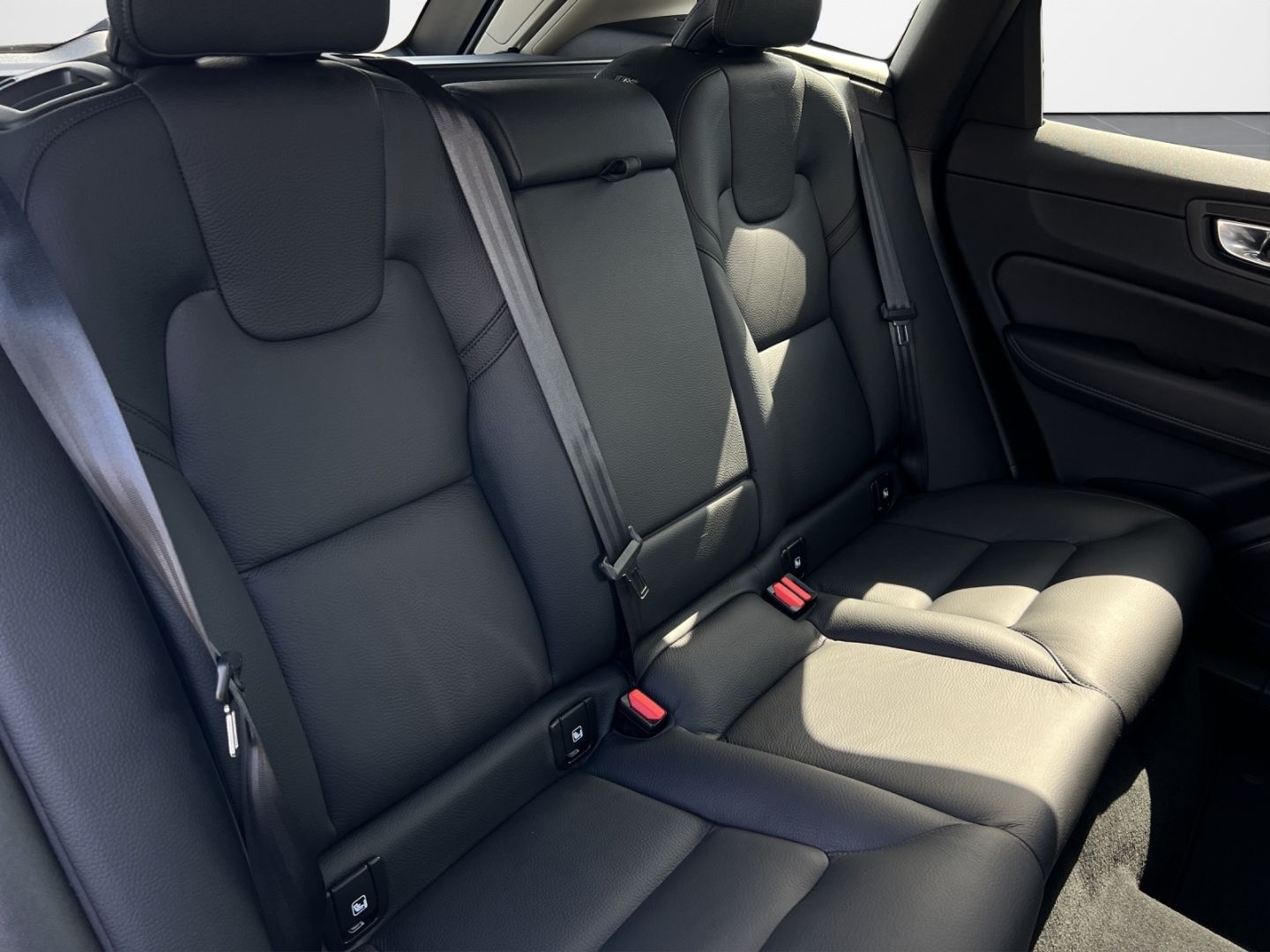 Volvo XC60 Plus Dark AWD/Harman-Kardon/SitzHz/DAB