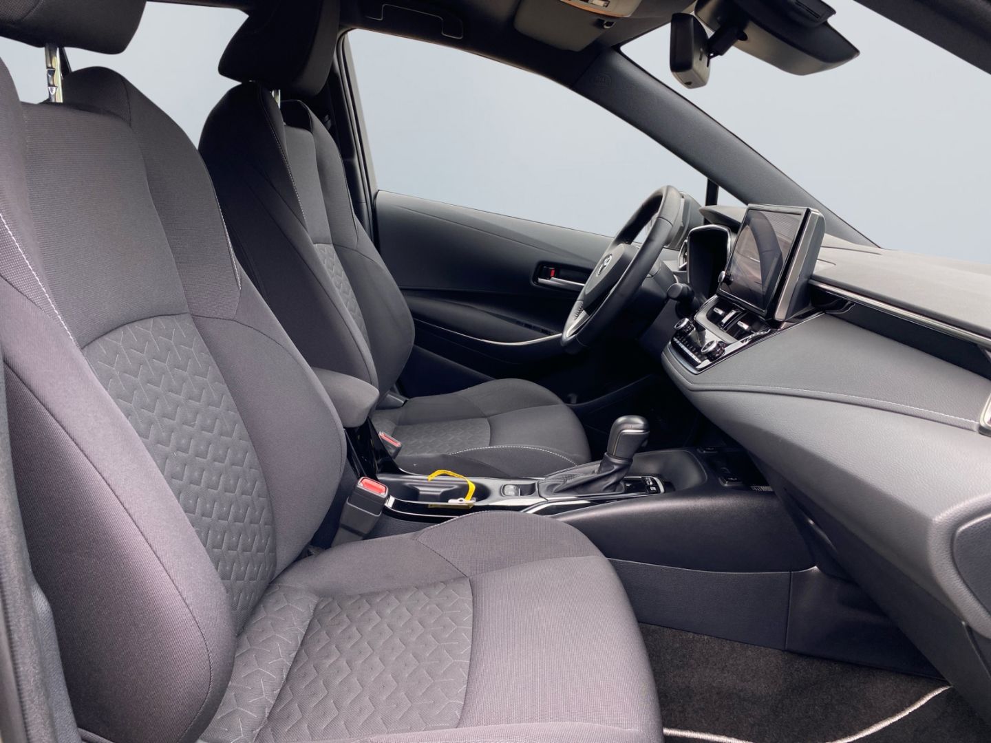Toyota Corolla 1.8 Hybrid - Samsaru's Car Outlet
