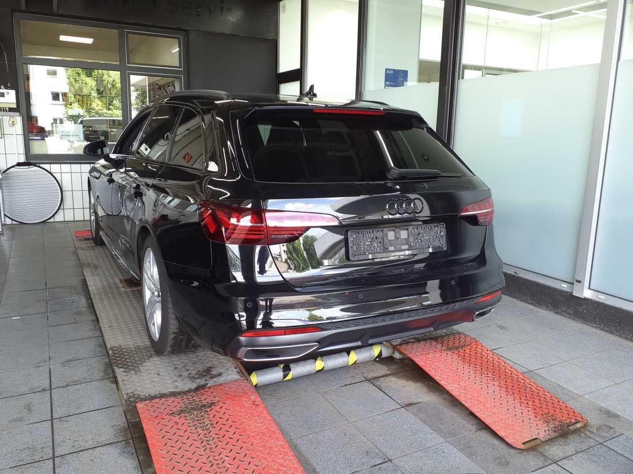 Audi A4 Avant S line black 40 TFSI - Samsaru's Car Outlet