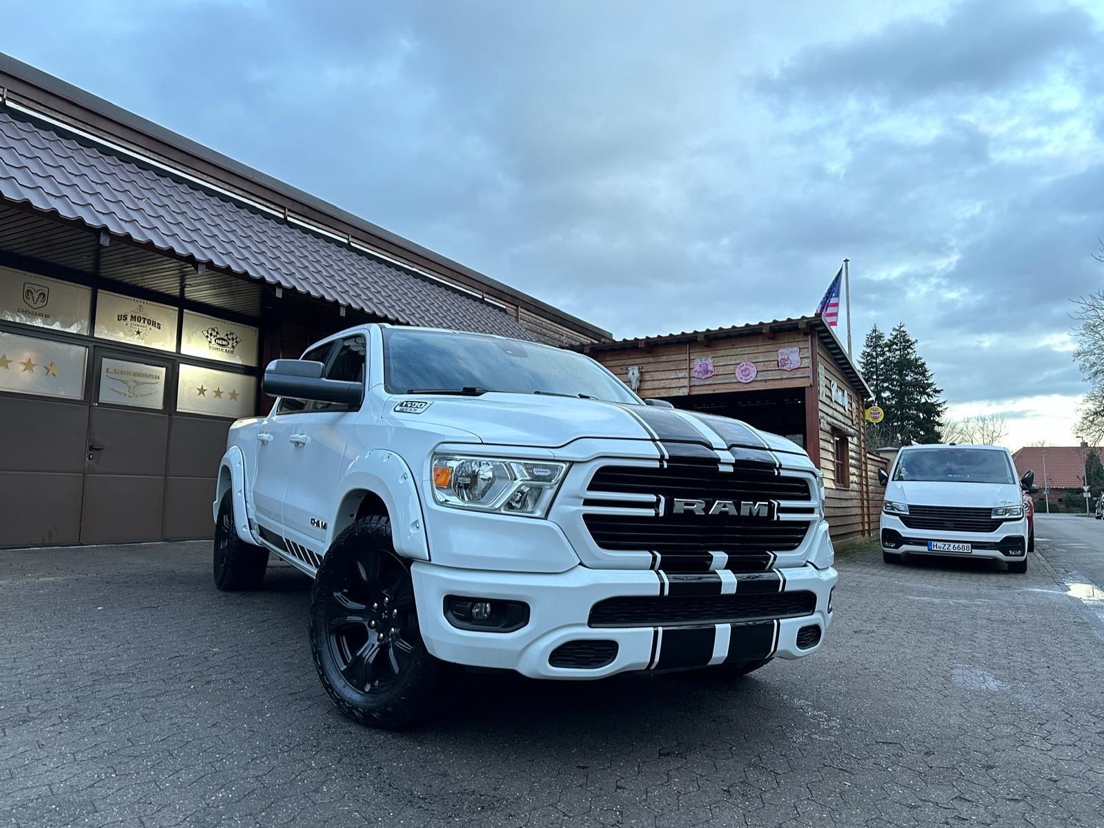 Dodge 5,7 V8*LIFT*LPG*AHK*NAVI*LED*LIFT*OFFROAD*SERVIC