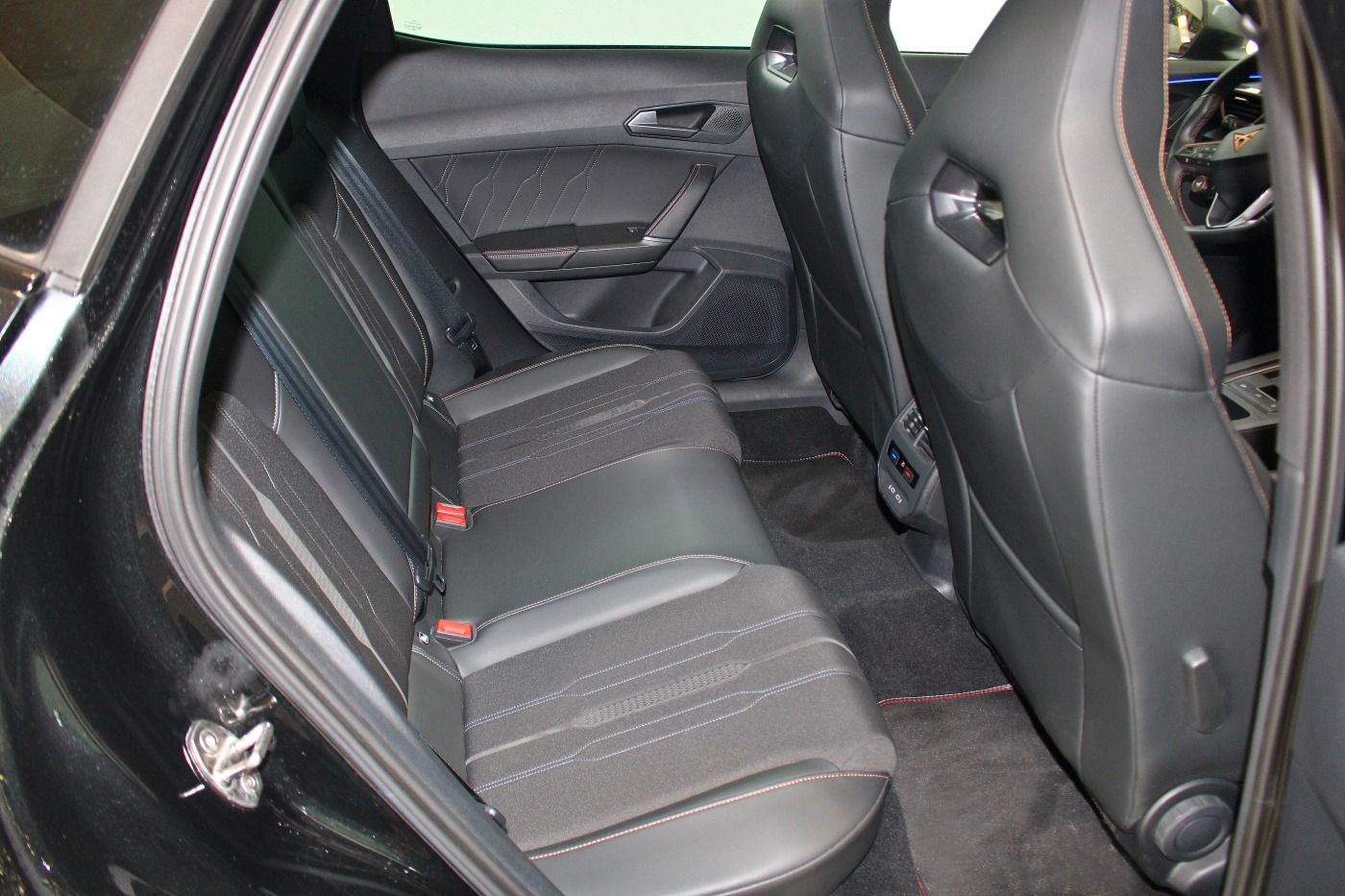 Cupra Formentor 2.0 TSI 4Drive VZ AHK|SOUND|PANO|RCam