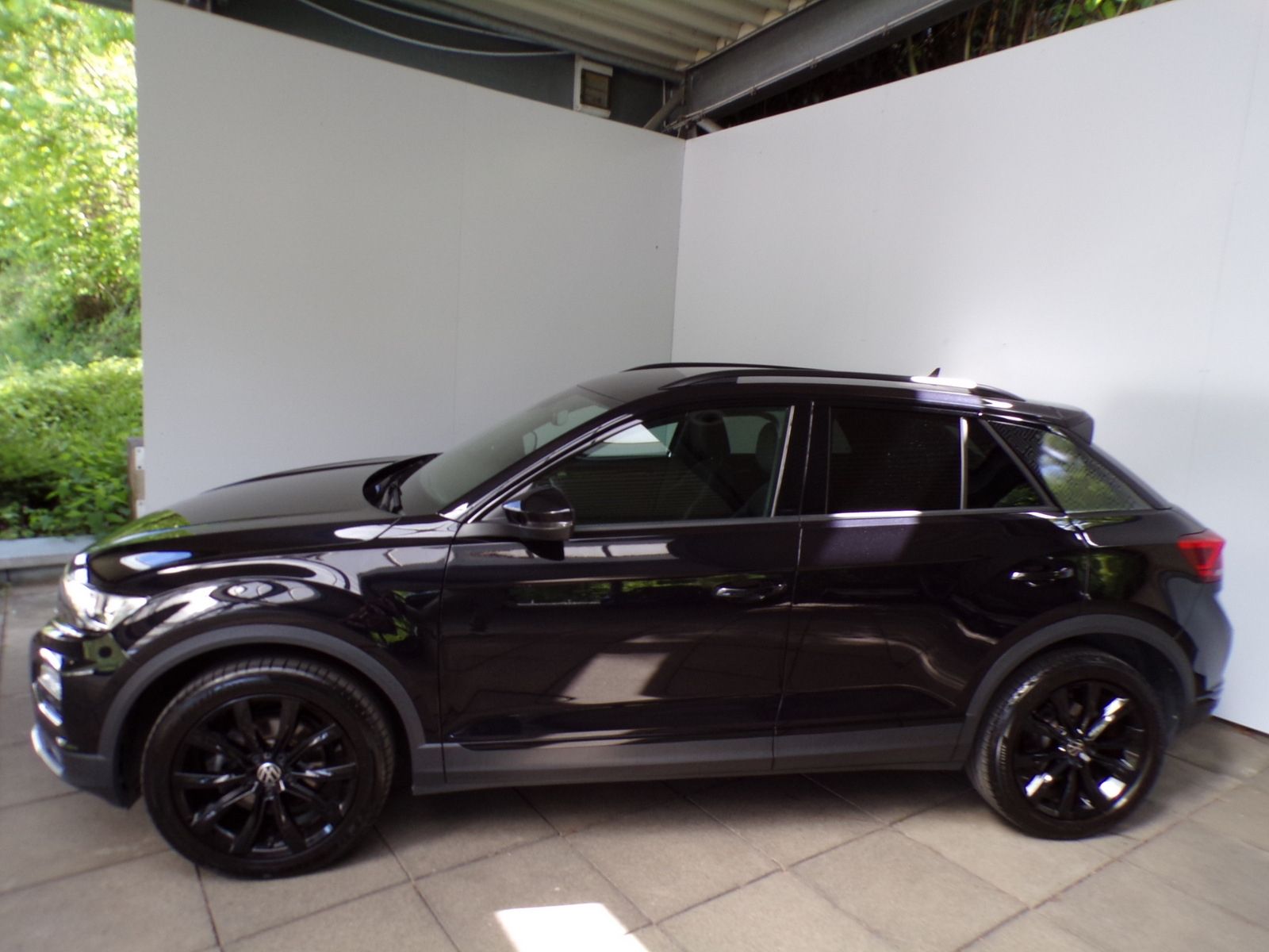 Volkswagen T-ROC 1.5 TSI SPORT - Samsaru's Car Outlet
