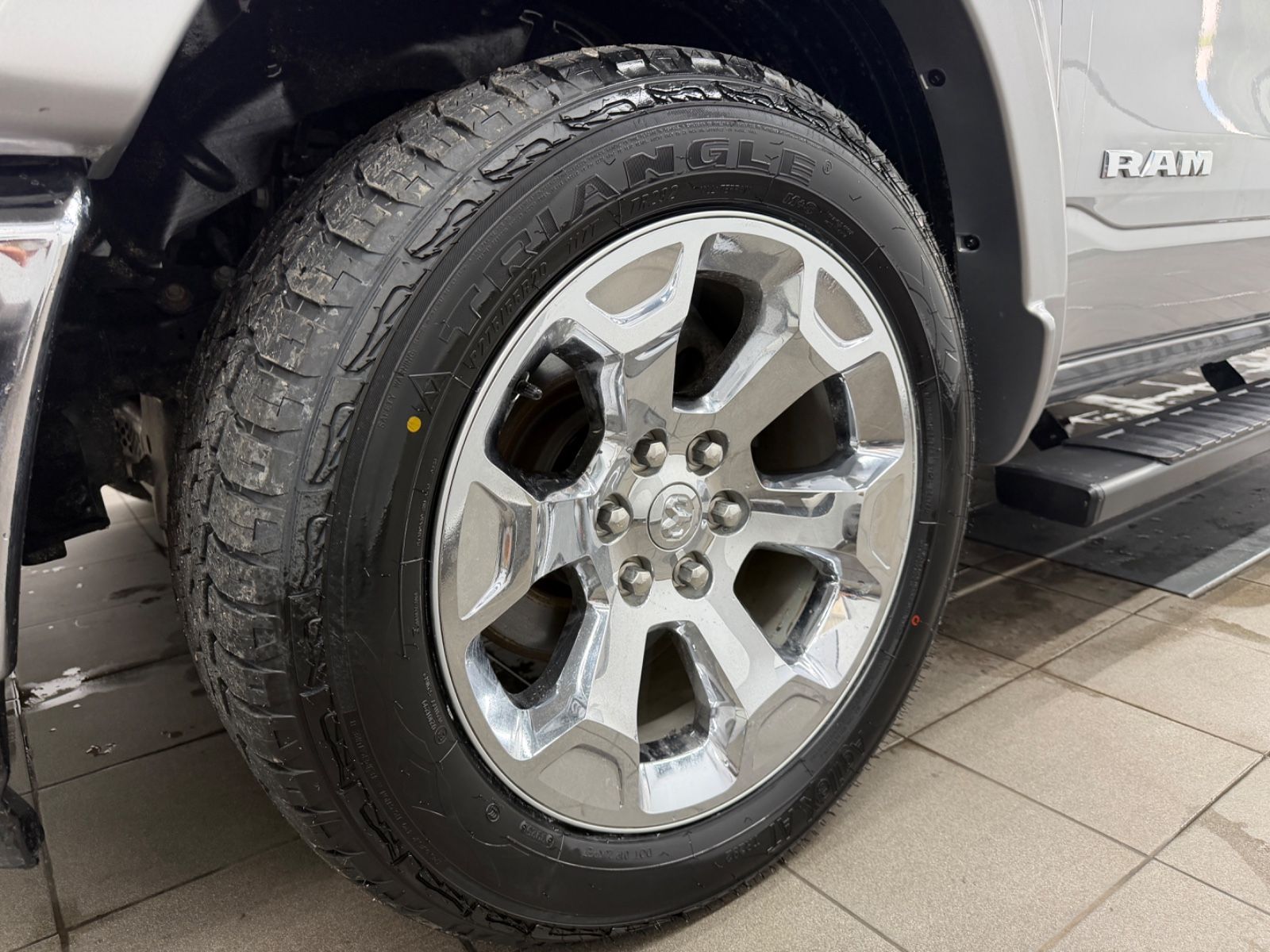 Dodge RAM 1500 5.7 4x4 eTORQUE Bigh. Crew./12"Display/