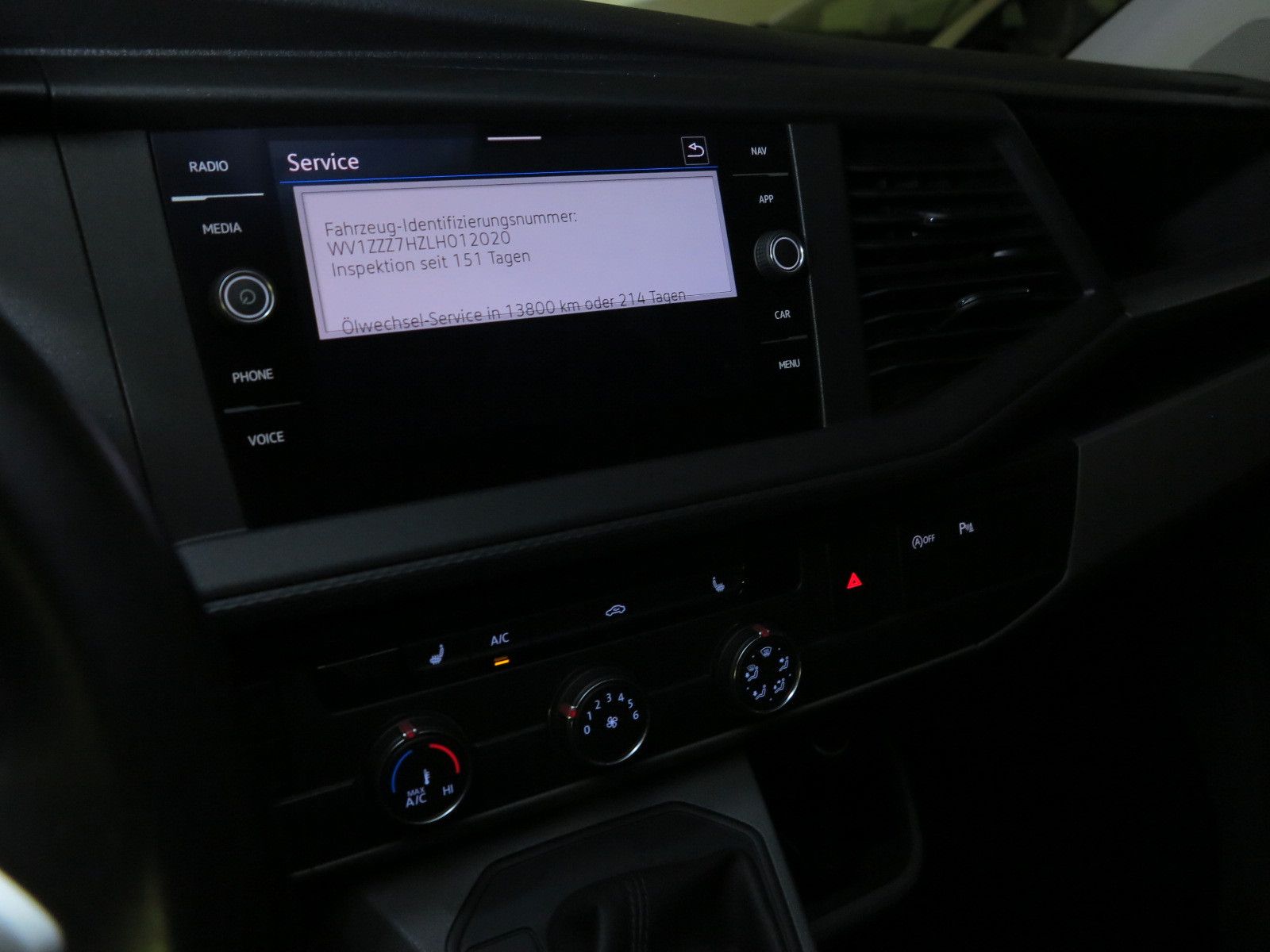 Volkswagen Transporter T6.1 TDI2.0 SCR DSG7 Lang Navi Klima