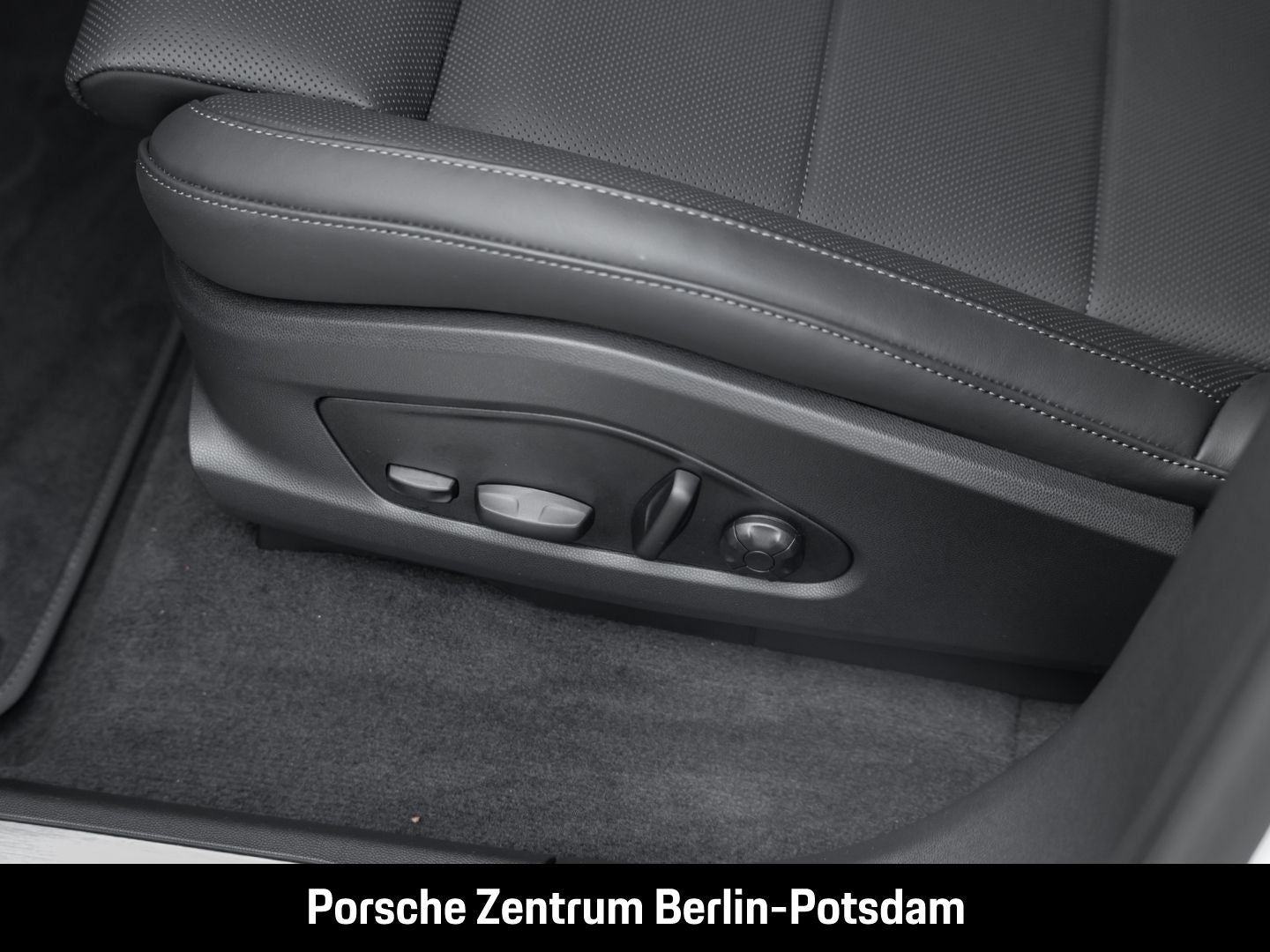 Porsche Macan BOSE Panorama Surround-View Luftfederung