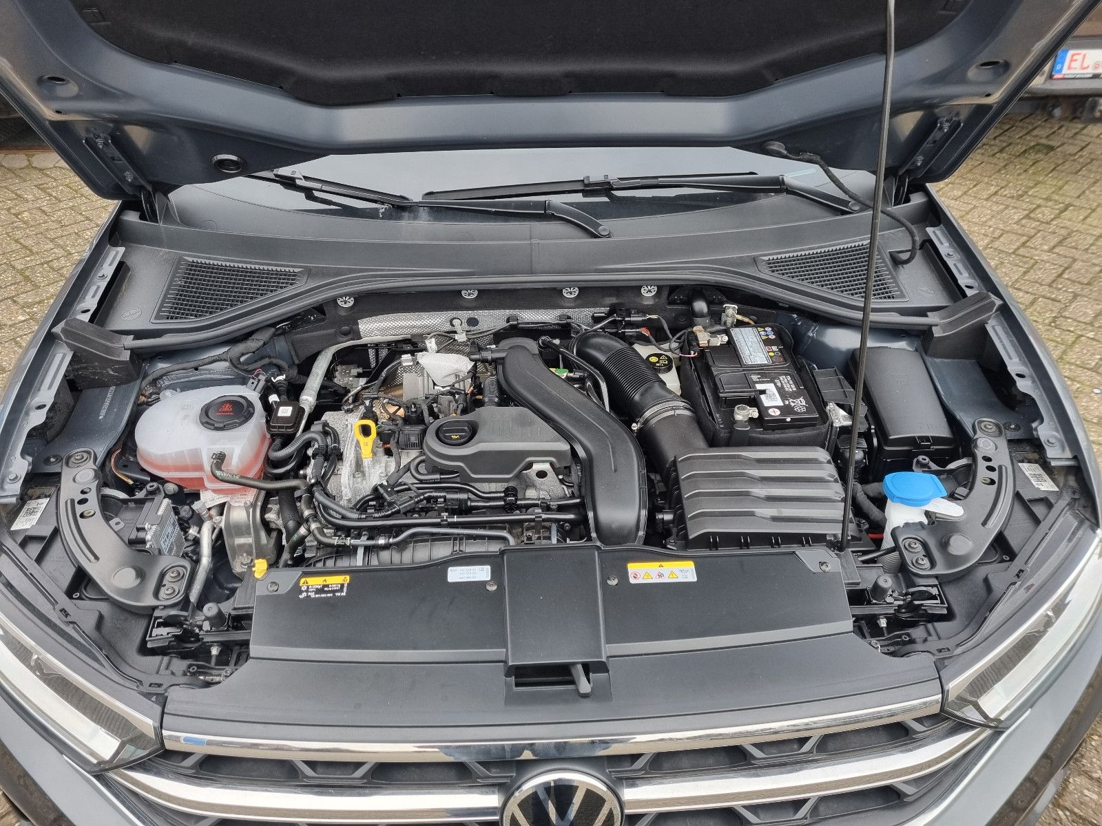 Volkswagen T-Roc Style - Samsaru's Car Outlet