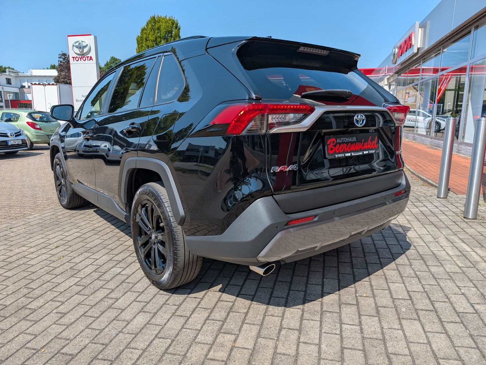 Toyota RAV 4 2.5 Hybrid - Samsaru's Car Outlet