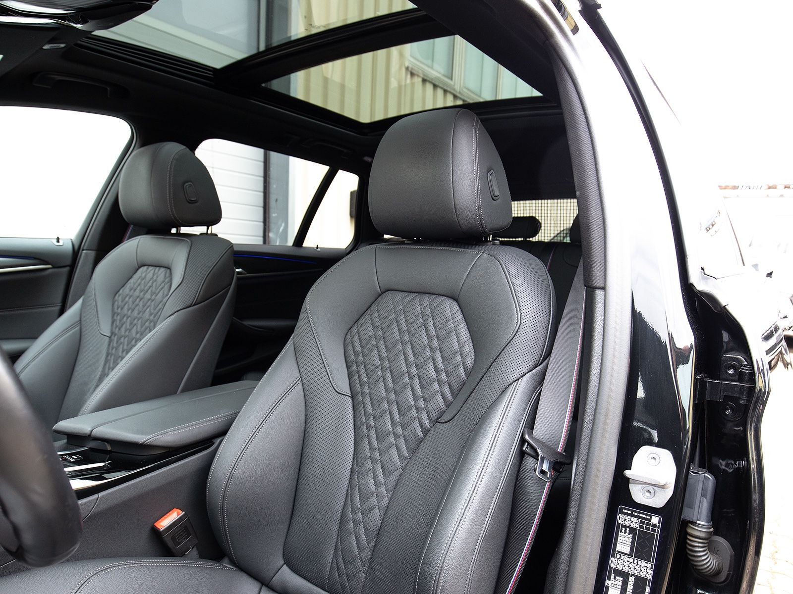 BMW 530d Touring M-Sport 360°StandH.HuD Laser H&K...