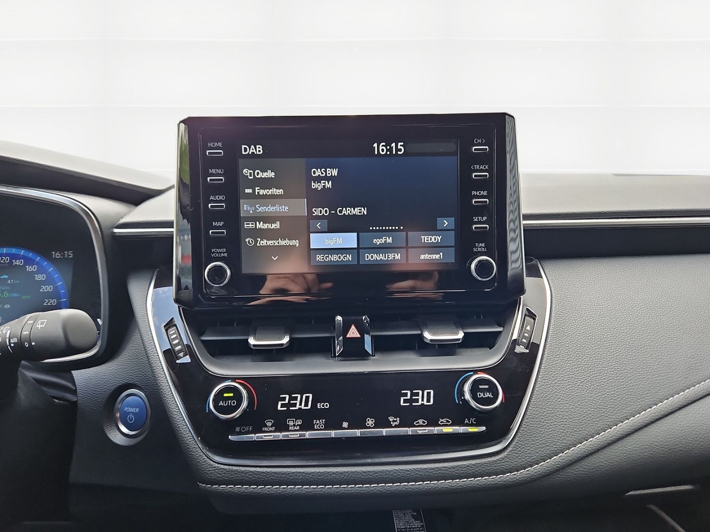 Toyota Corolla 2.0 Hybrid Club - Samsaru's Car Outlet