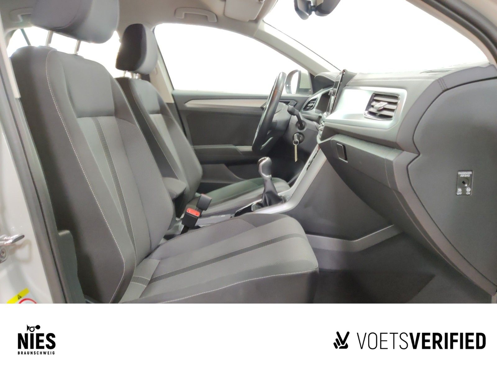 Volkswagen T-Roc Life 1.0 TSI - Samsaru's Car Outlet