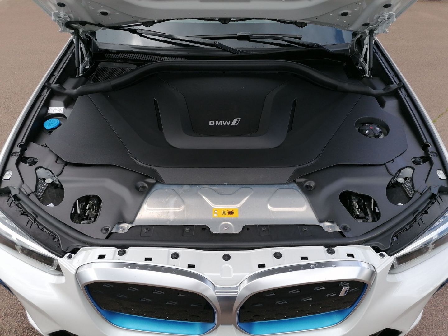 BMW iX3 Inspiring M SPORT AHK Alarm SHZ Park Assiste
