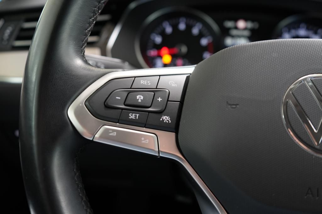 Volkswagen Passat Variant 1.5 TSI DSG Elegance - Samsaru's Car Outlet