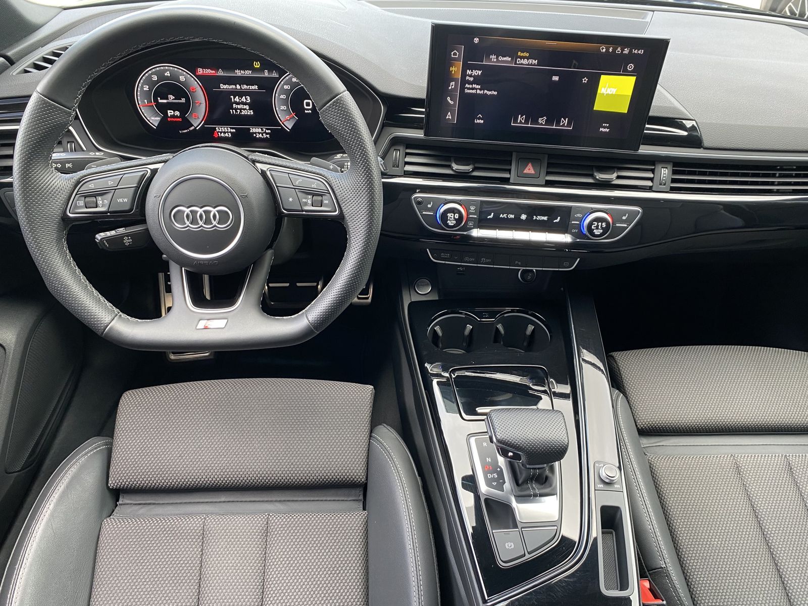 Audi A4 Avant 40 TFSI S-Line - Samsaru's Car Outlet