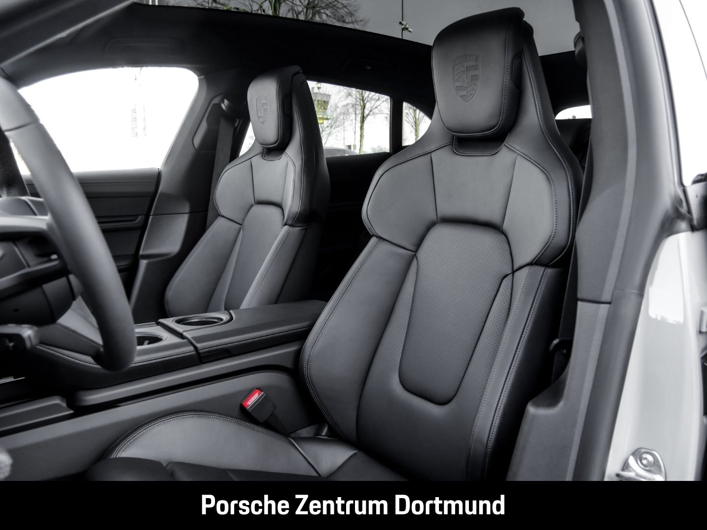 Porsche Taycan Sport Turismo Surround View  Panoramadach