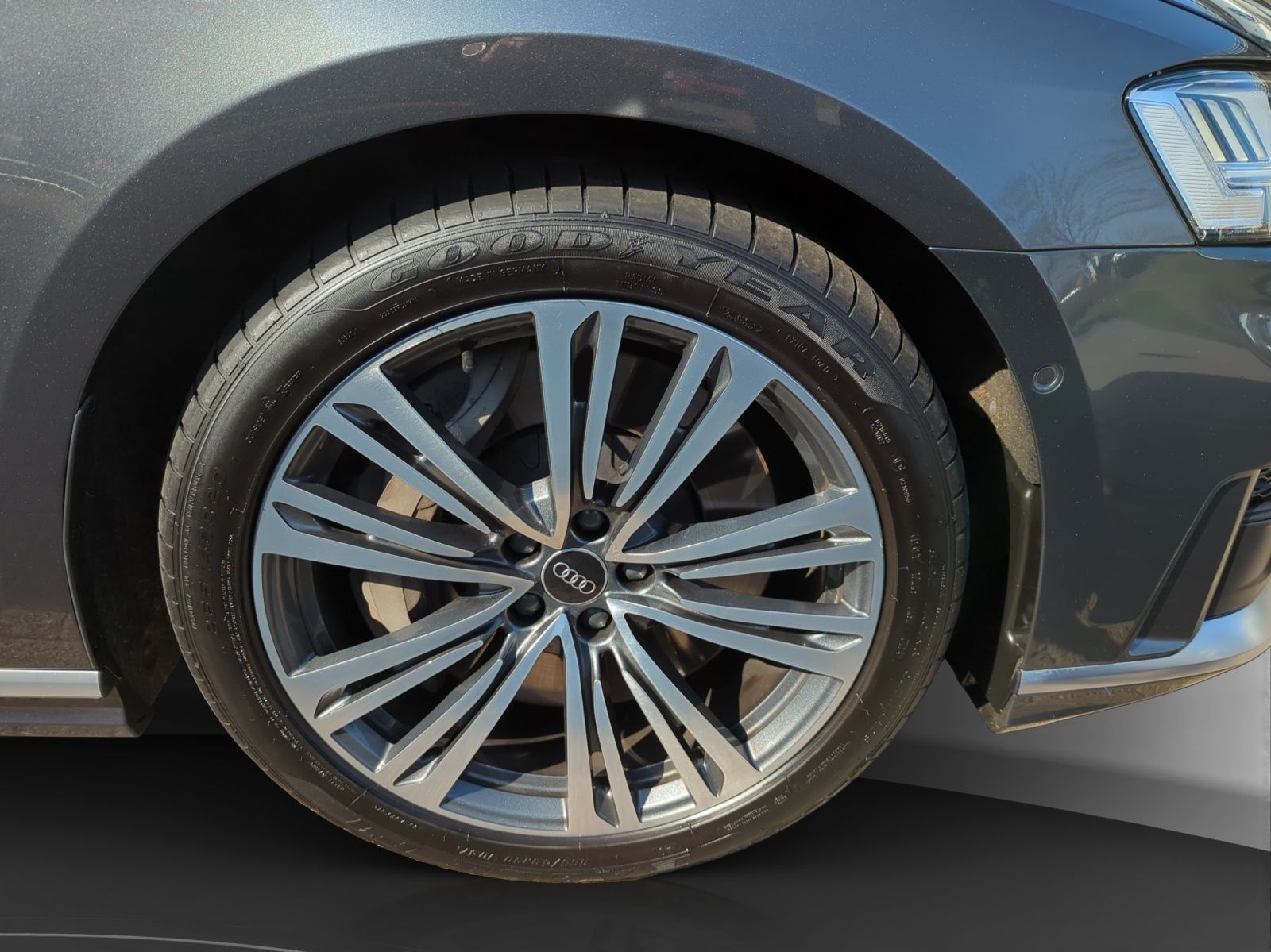 Audi A8 60 4.0 TFSI lang quattro - Samsaru's Car Outlet