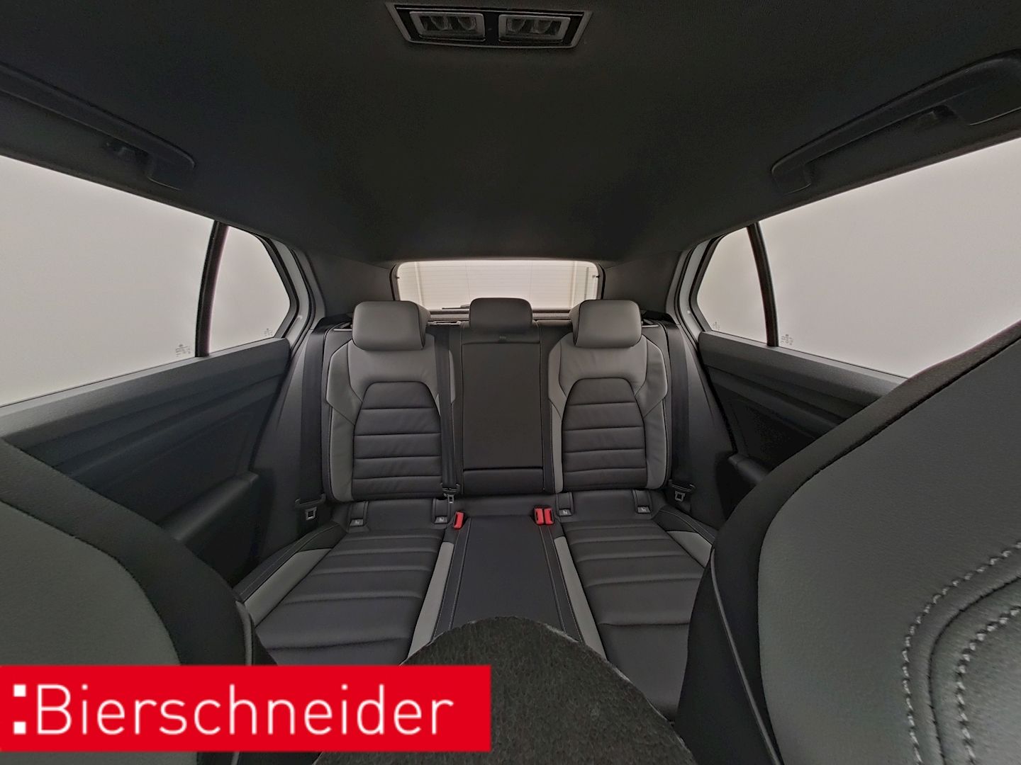 Volkswagen Golf 8 2.0 TDI DSG GTD Blackstyle PANO AHK HuD H