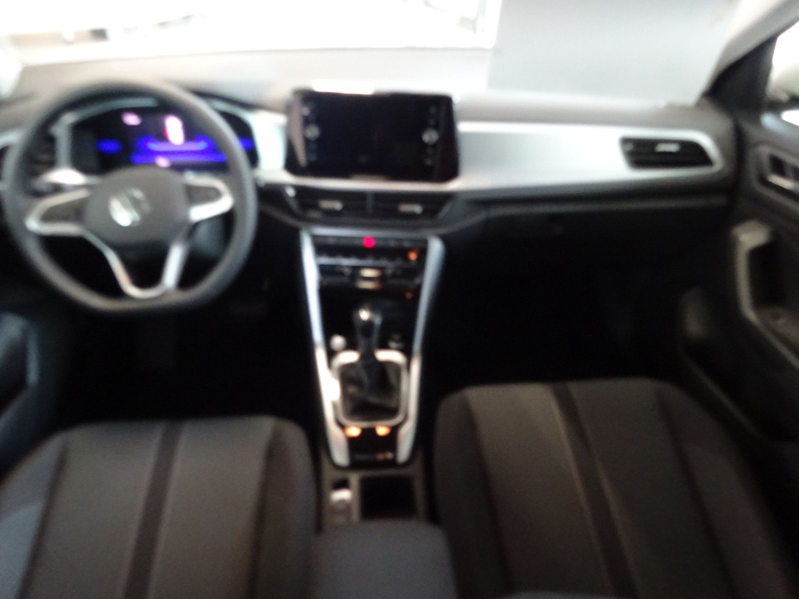 Volkswagen T-Roc 1.5 TSI DSG Life - Samsaru's Car Outlet
