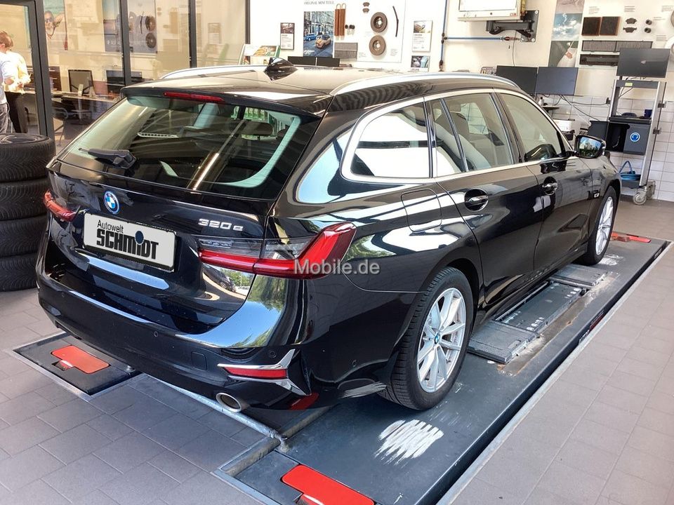 BMW 320e Touring Luxury Line - Samsaru's Car Outlet