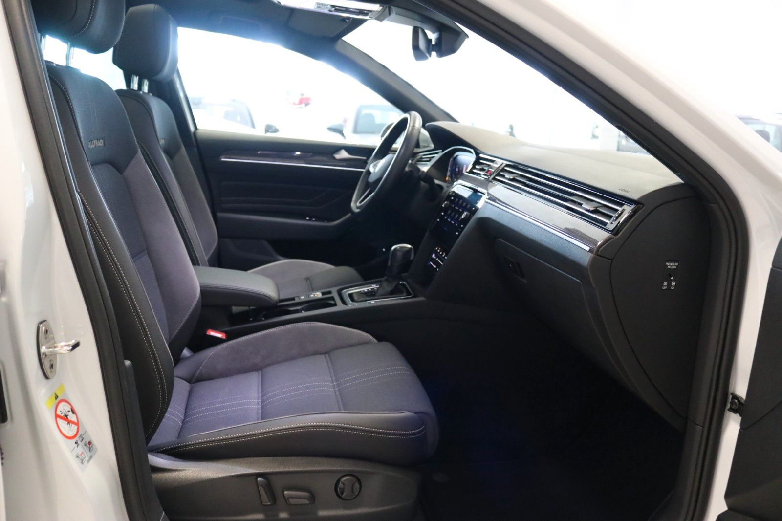 Volkswagen Passat Alltrack 4M AHK Pano STHZ 360 Memory