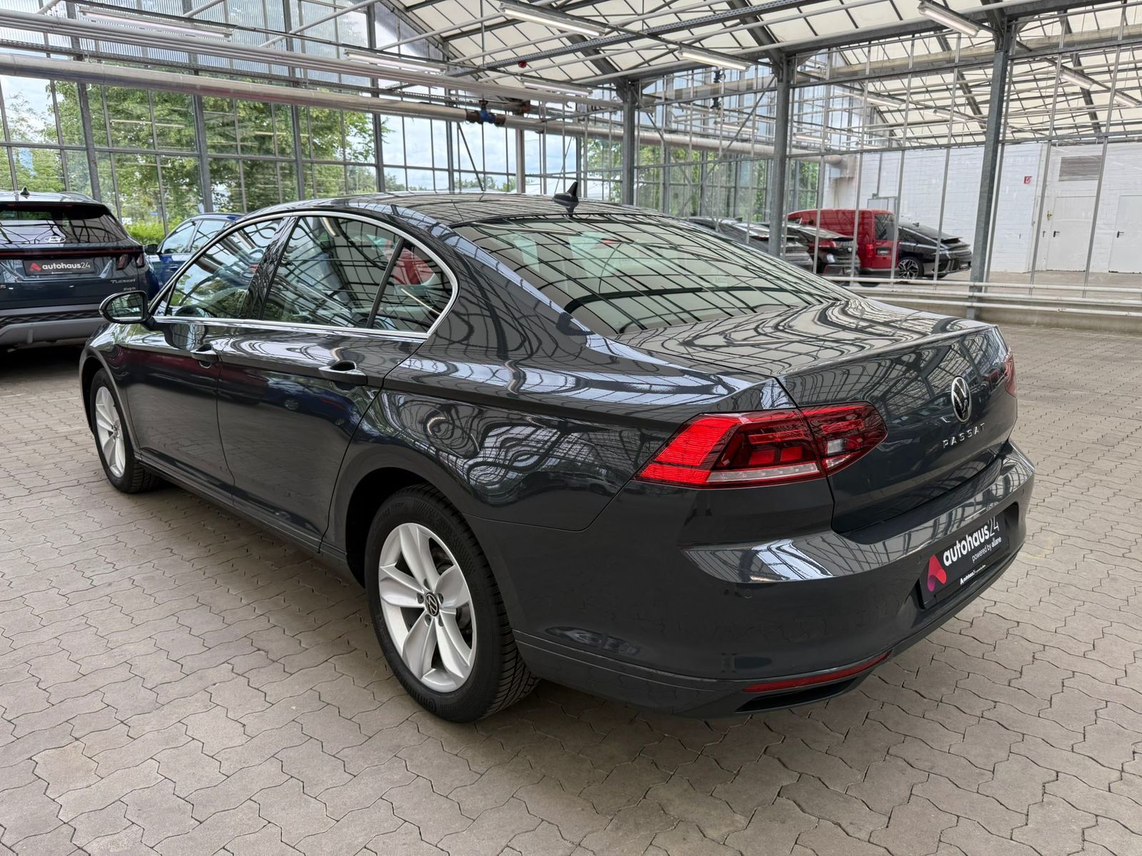 Volkswagen Passat 2.0 TDI Business DSG - Samsaru's Car Outlet