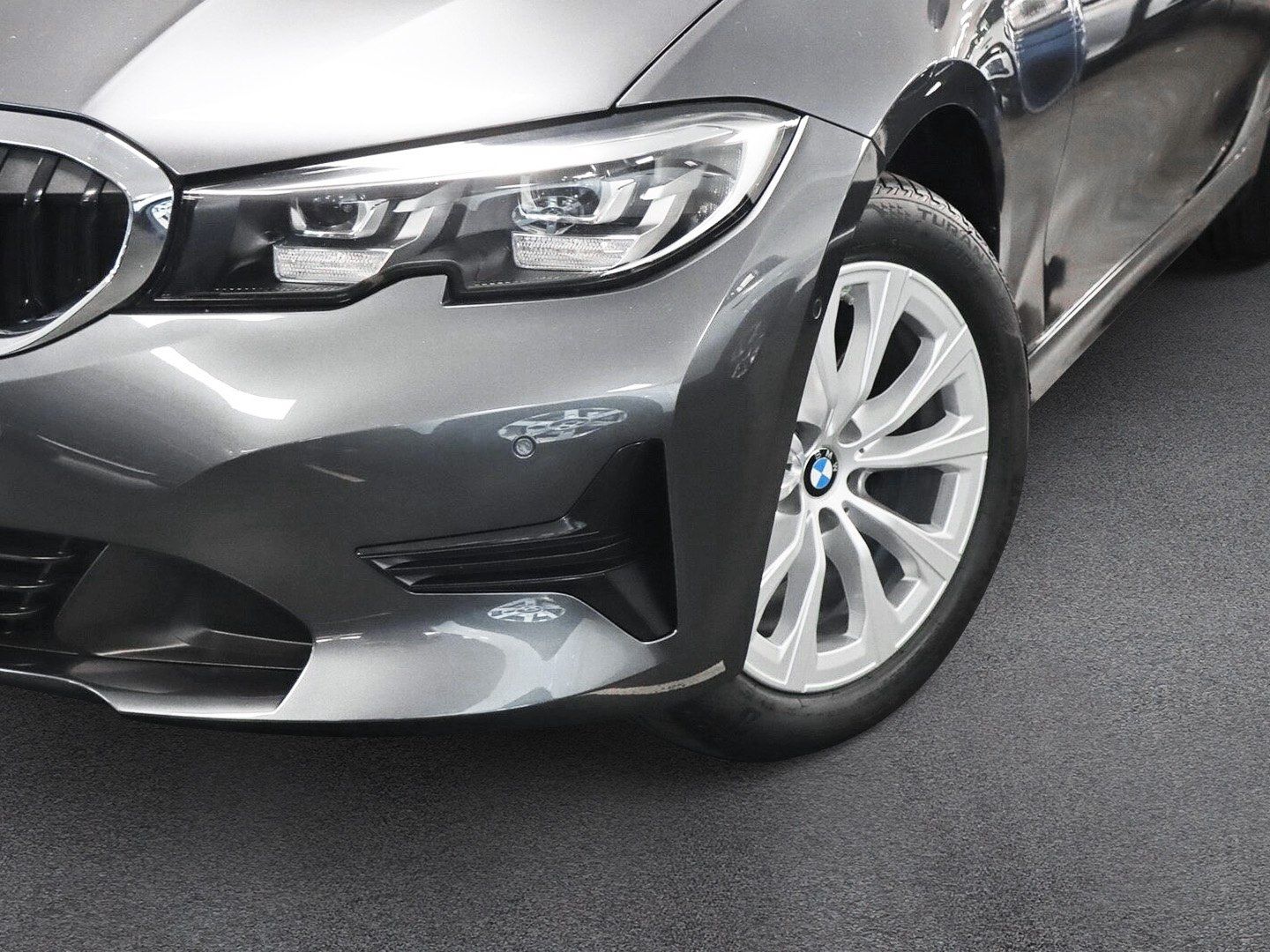 BMW 320d A - Samsaru's Car Outlet