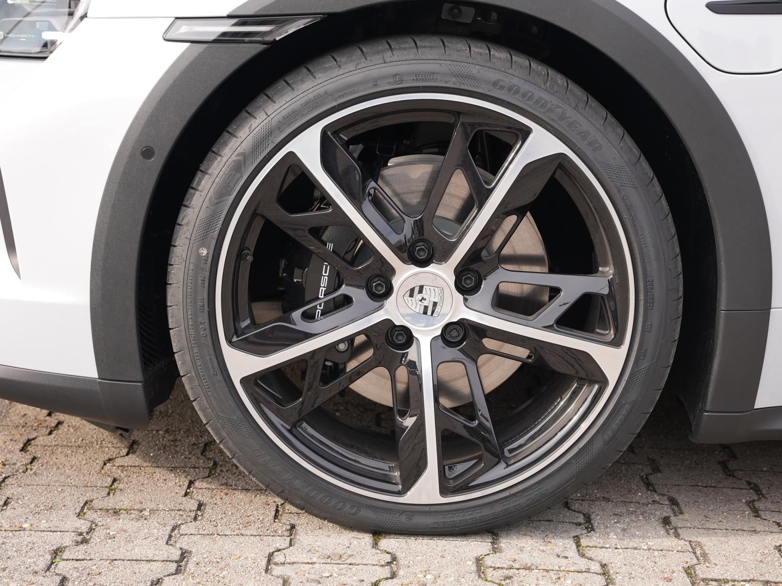 Porsche Taycan 4S Cross Turismo InnoDrive Surround-View