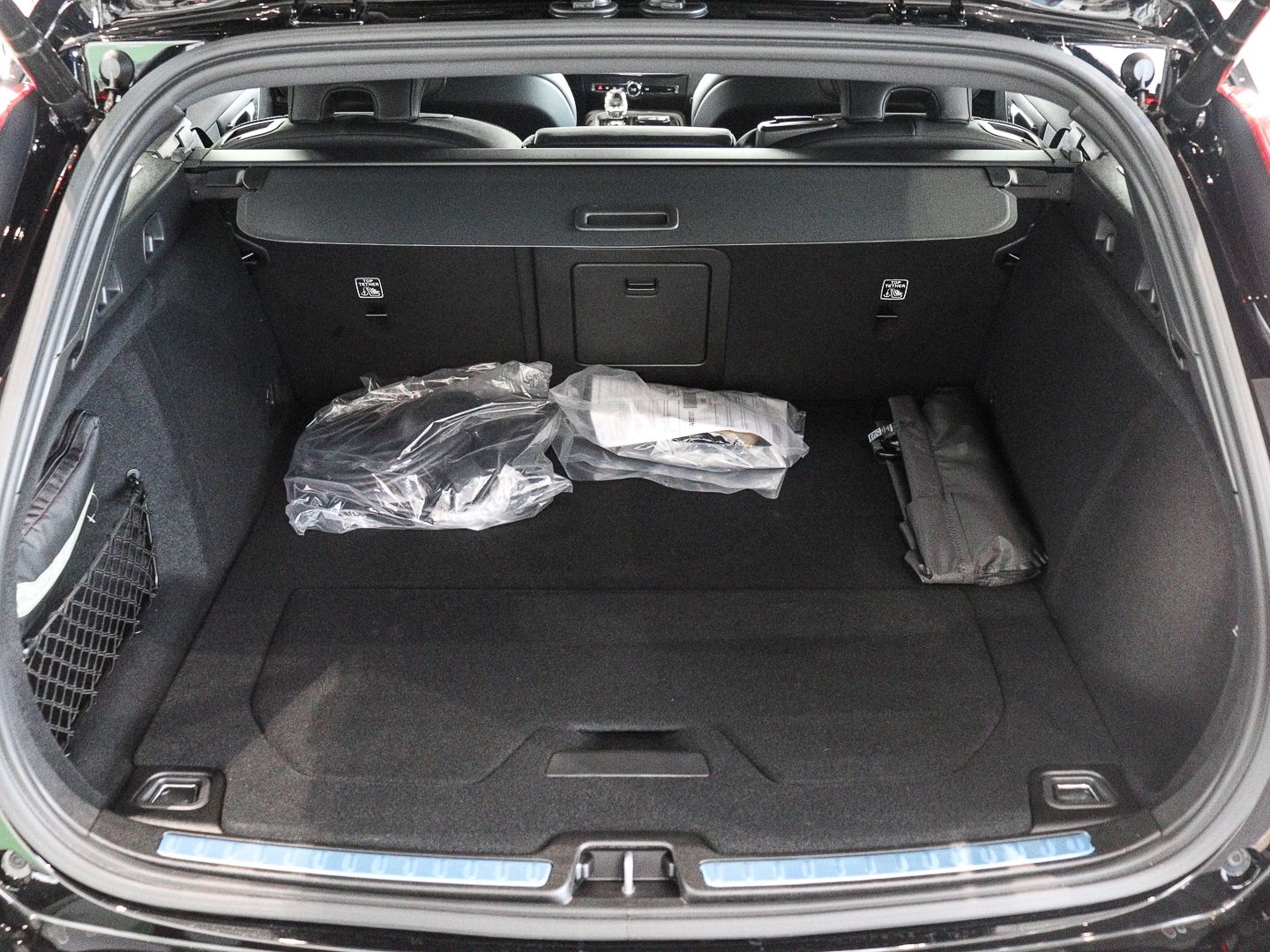 Volvo V60 T8 AWD Ultra Dark Recharge Plug-In Hybrid Tw