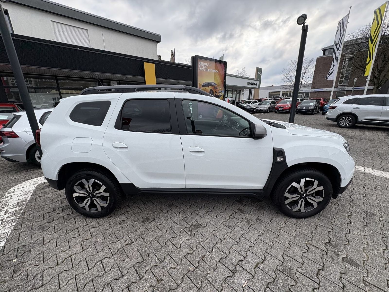 Dacia Duster TCe 150 Journey+ 4WD - Samsaru's Car Outlet