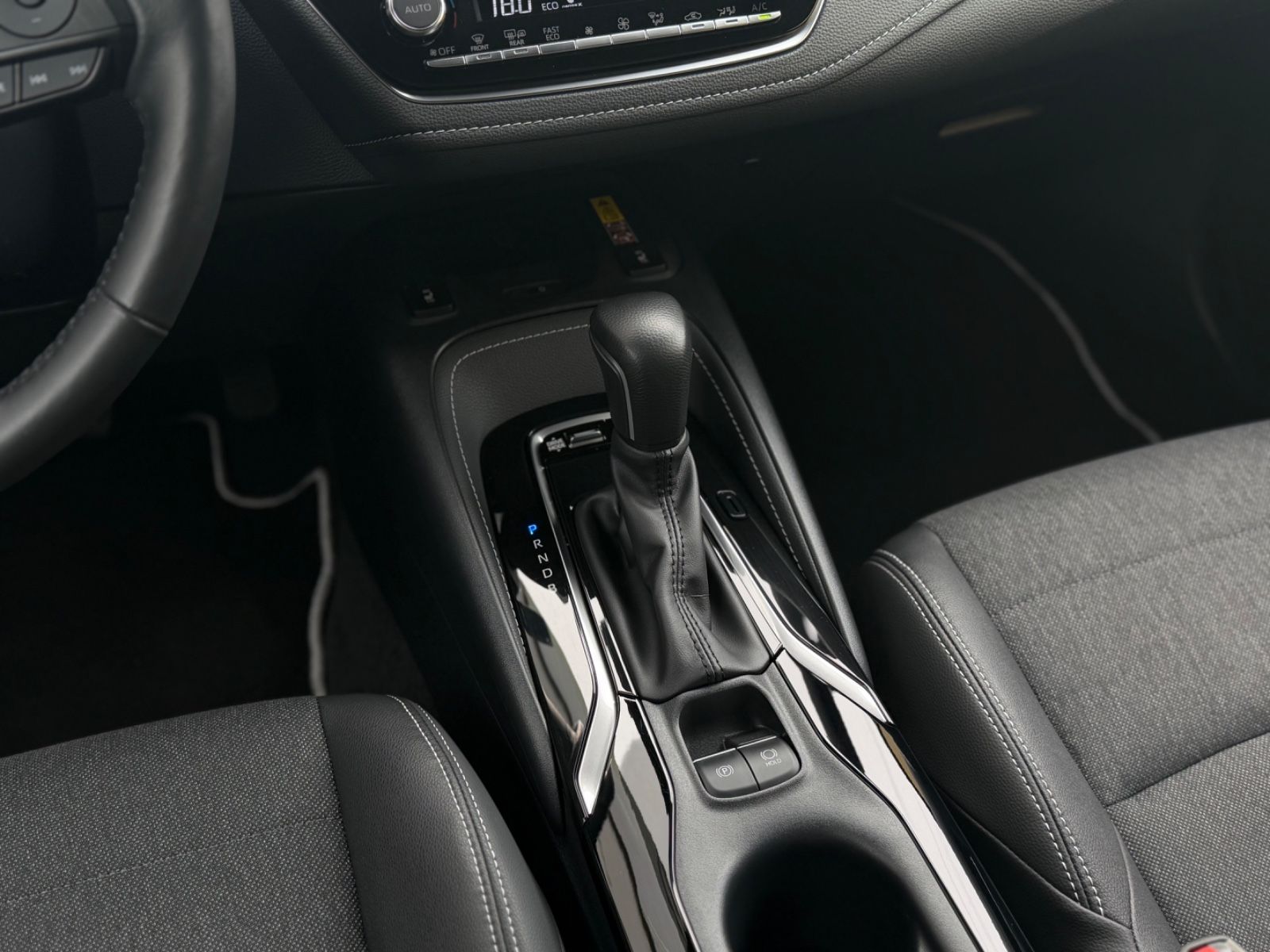 Toyota Corolla Touring Sports Hybrid Team D 1. Hand