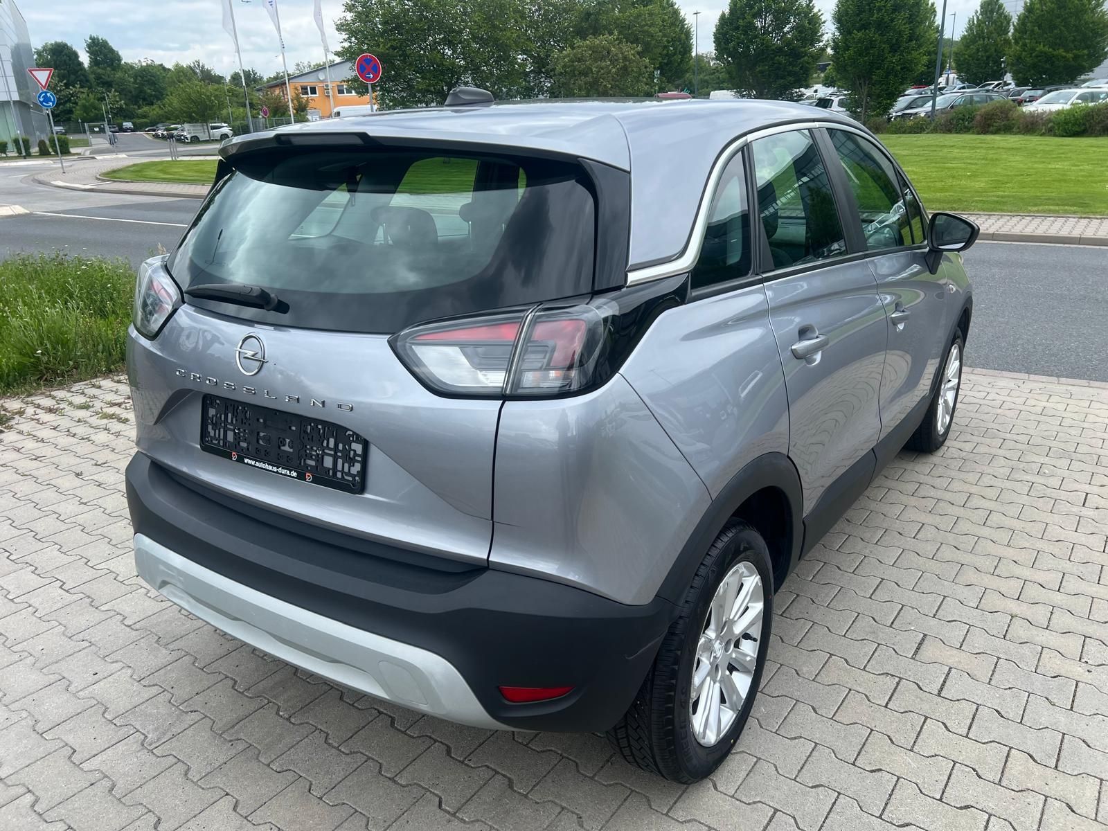 Opel Crossland 1.5 D Elegance Aut. - Samsaru's Car Outlet