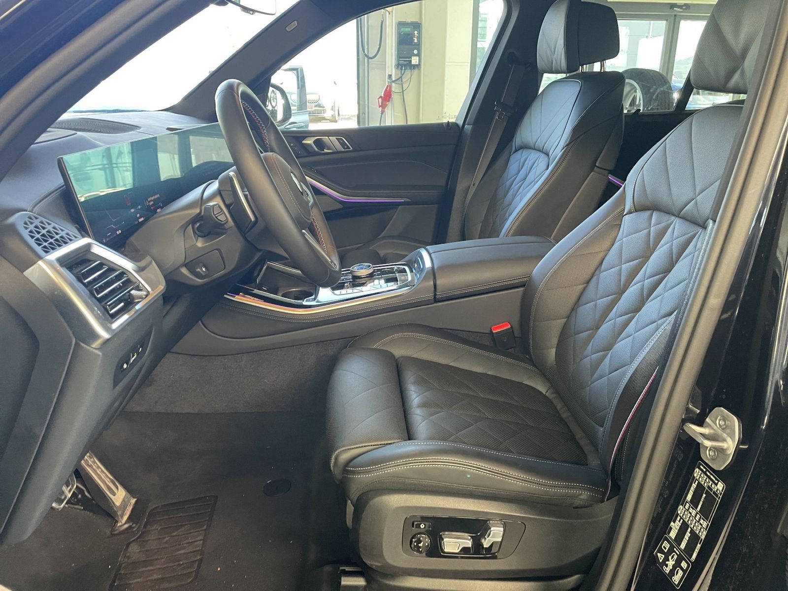 BMW X5 M60i xDr PRO AHK/SHZ/MASS/LUFT/INT/SkyLou/hk