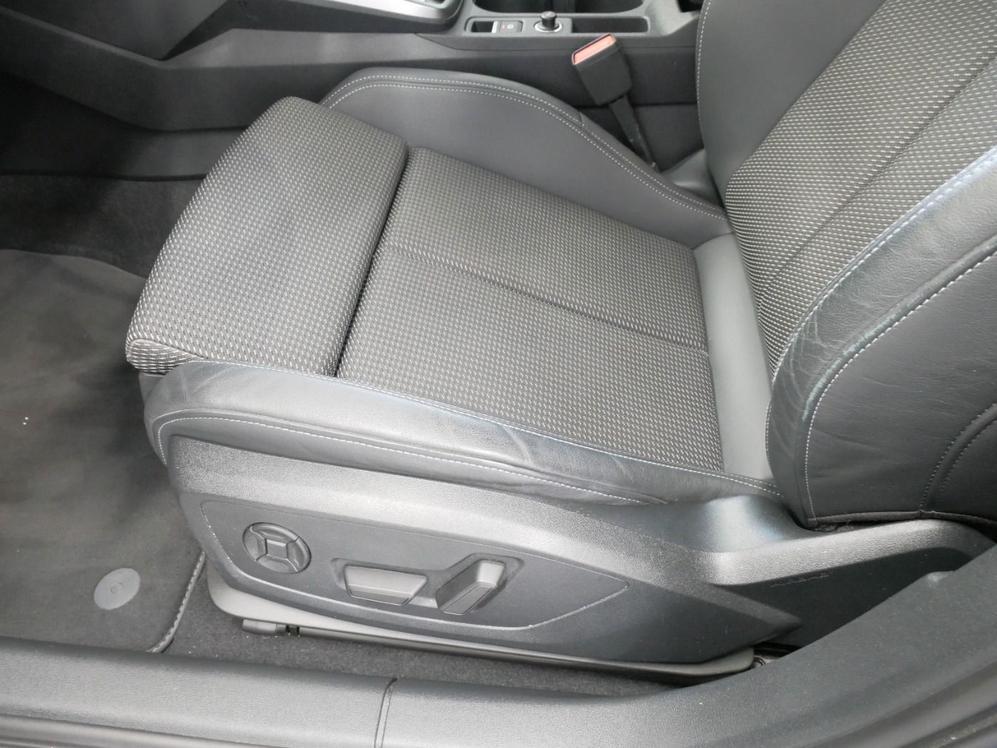 Audi A3 Sportback 35 TFSI edition one S line S tro. M