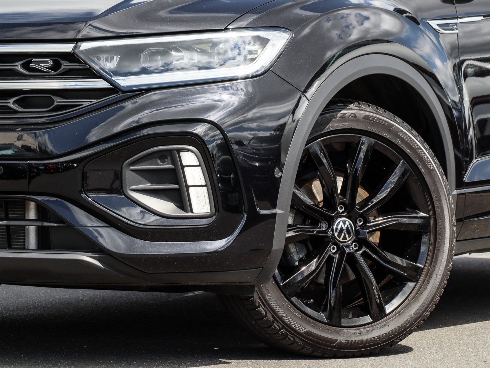 Volkswagen T-Roc R-Line 1.5 TSI - Samsaru's Car Outlet