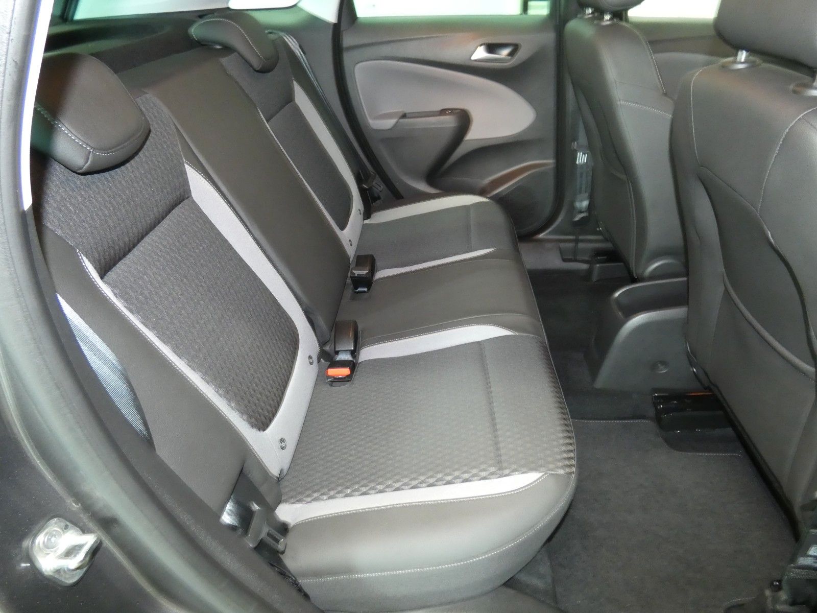 Opel Crossland - Samsaru's Car Outlet