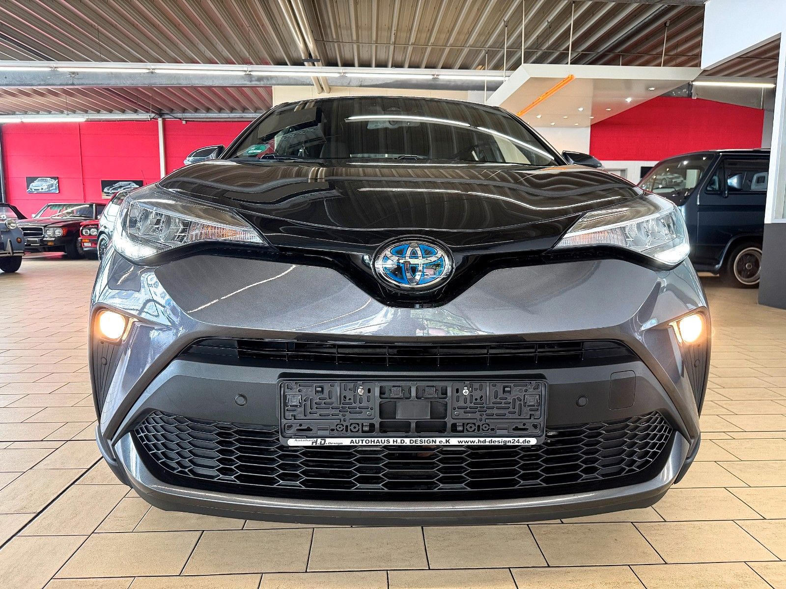 Toyota C-HR Hybrid Business Edition - Samsaru's Car Outlet