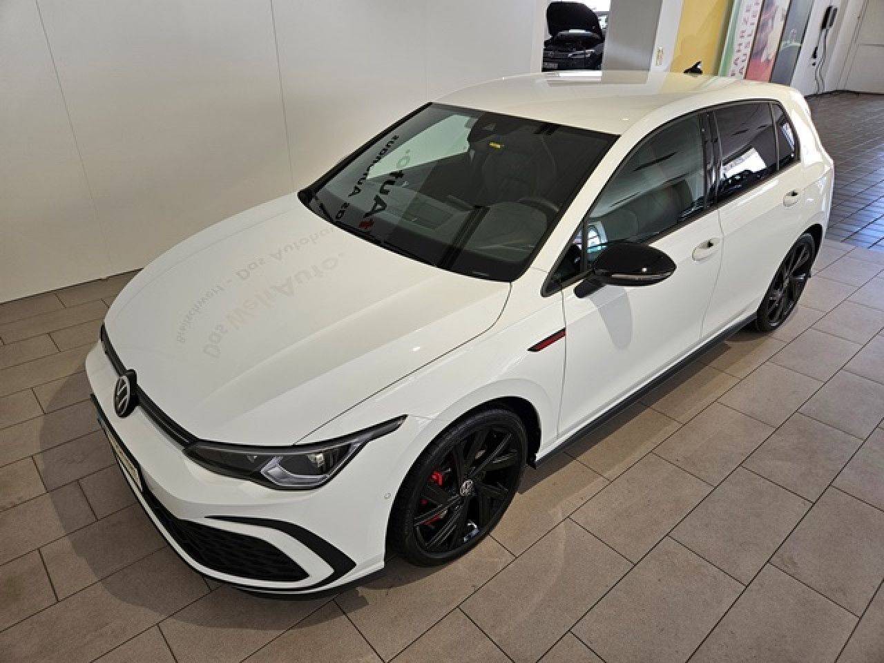 Volkswagen Golf 2.0 TSI GTI DSG BlackStyle - Samsaru's Car Outlet