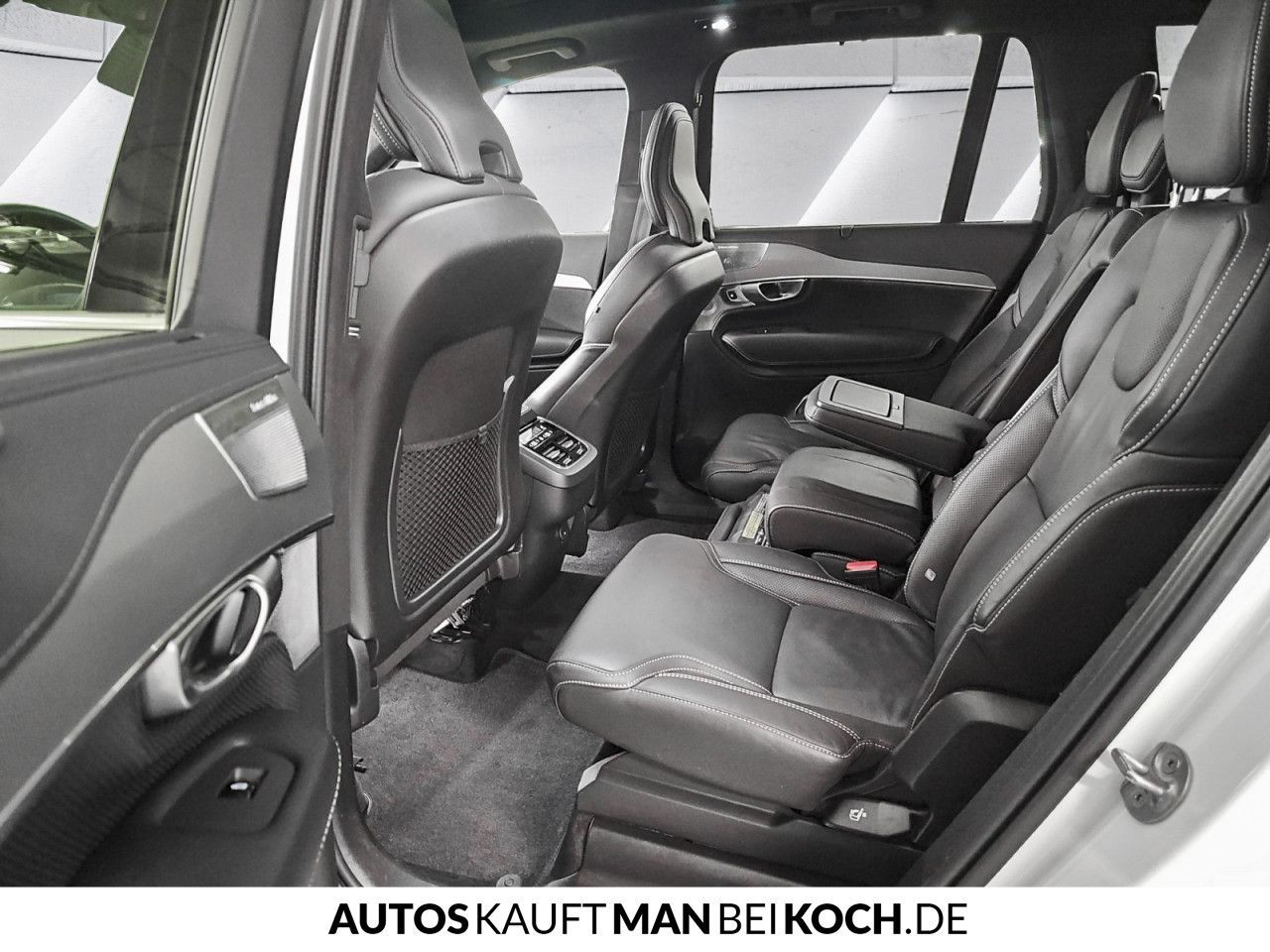 Volvo XC90 B5 AWD UltimateBright PANO AHK STHz 360 HUD