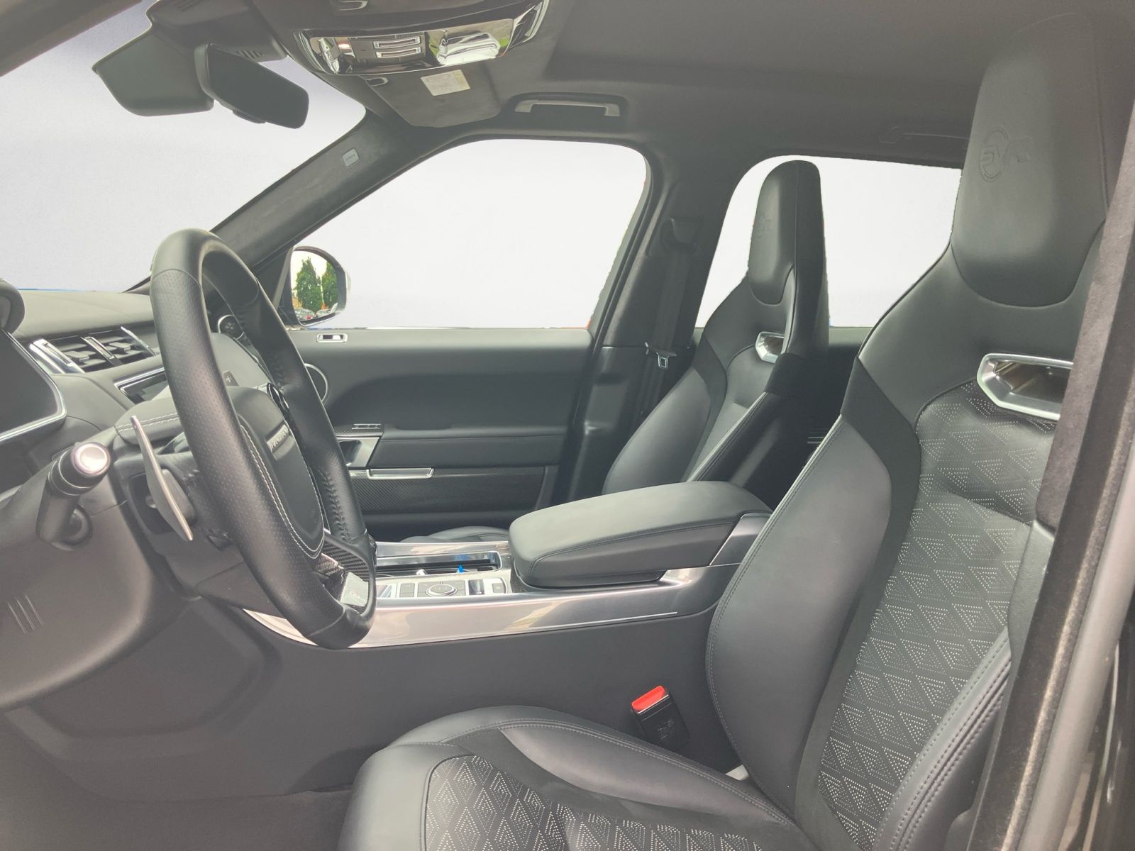 Range Rover Sport P575 V8 - Samsaru's Car Outlet