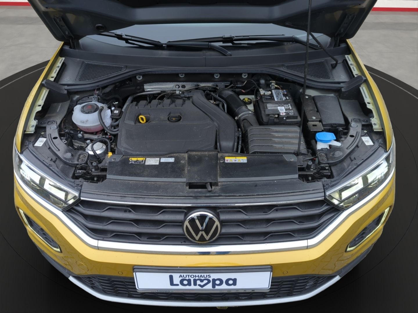 Volkswagen T-Roc Active 1.5 TSI - Samsaru's Car Outlet