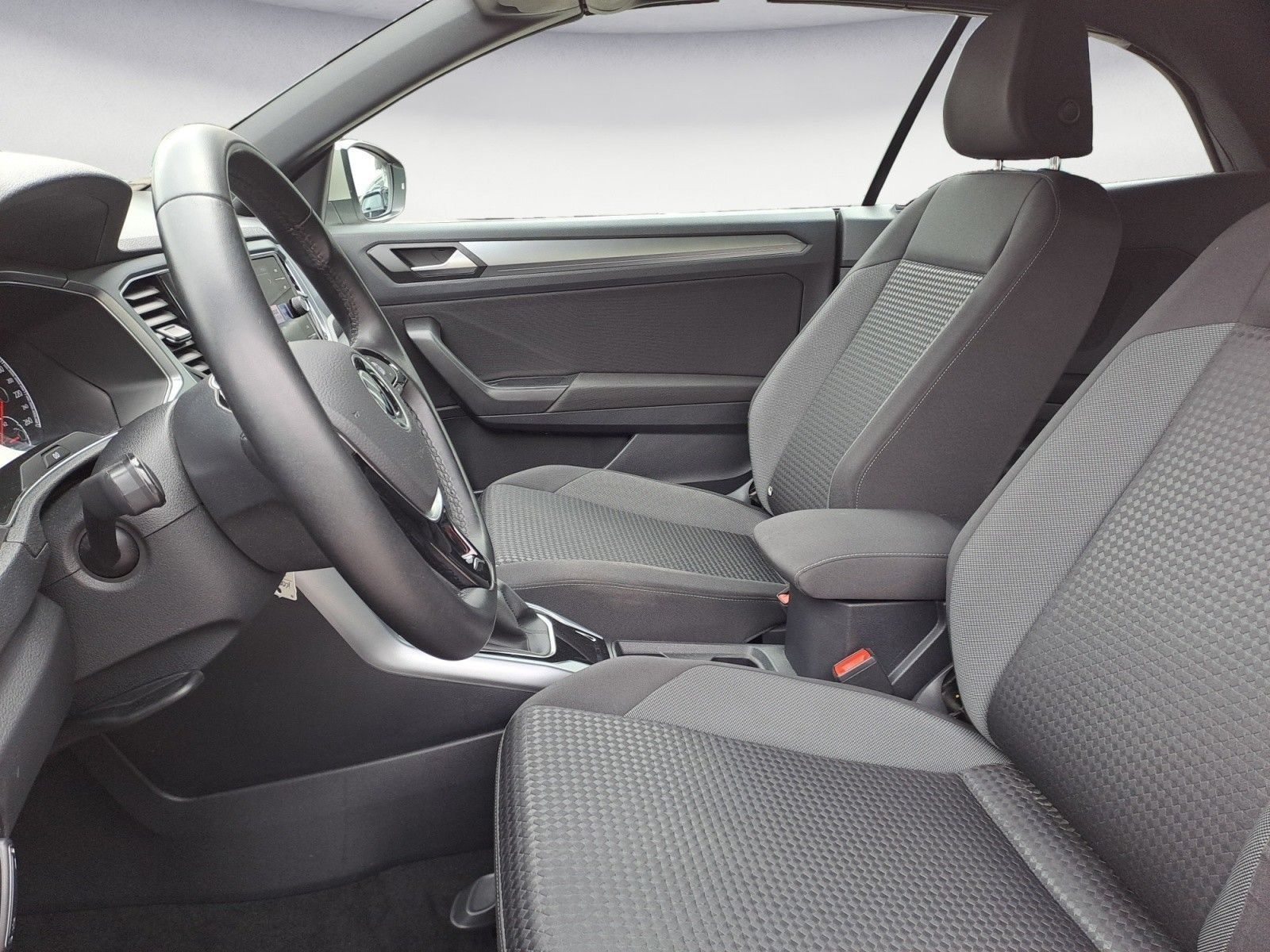 Volkswagen T-Roc ACTIVE - Samsaru's Car Outlet