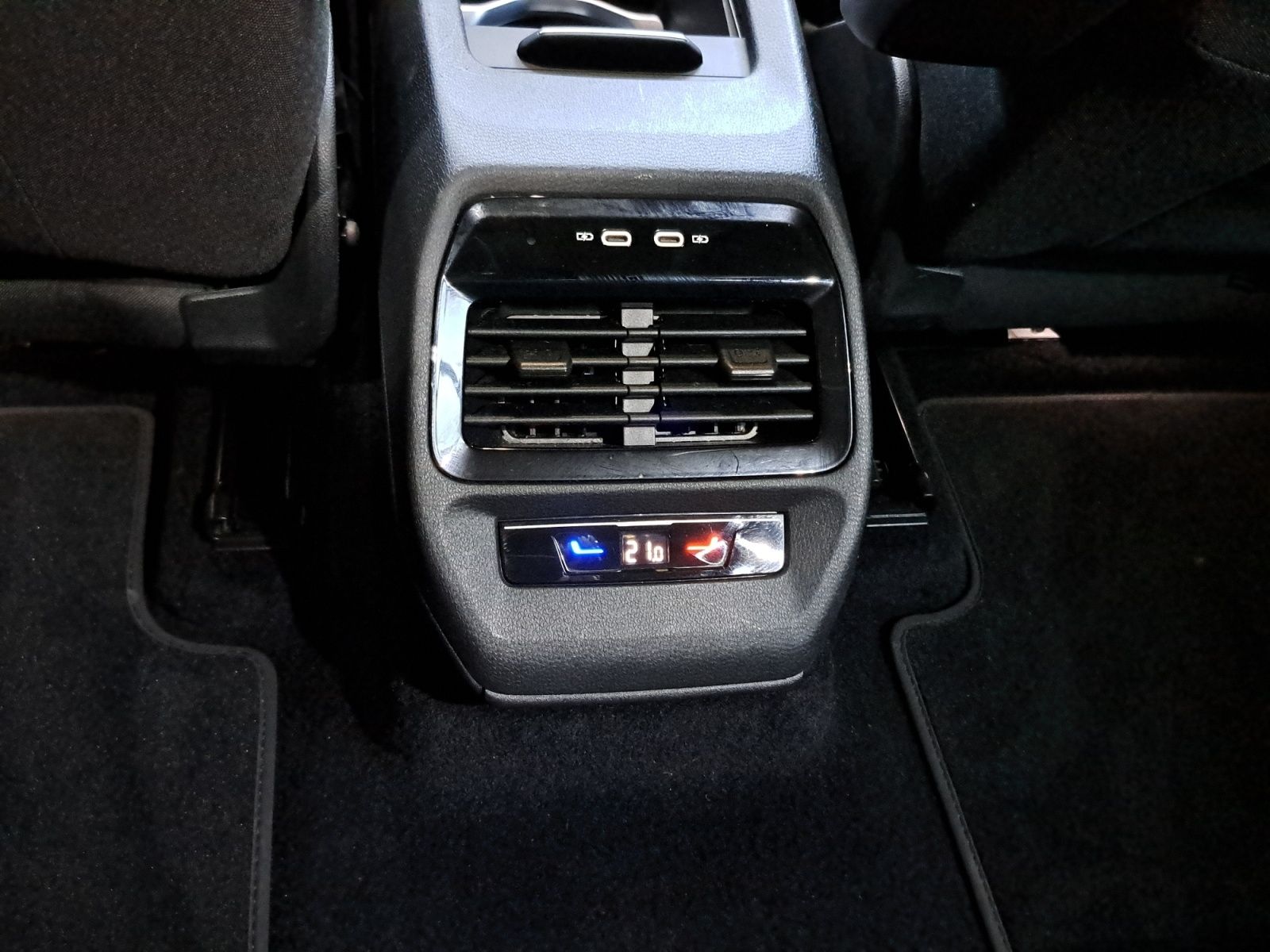 Volkswagen ID.4 GTX 1,99% PANO AHK NAV APP 20" WÄRMEPU DCC