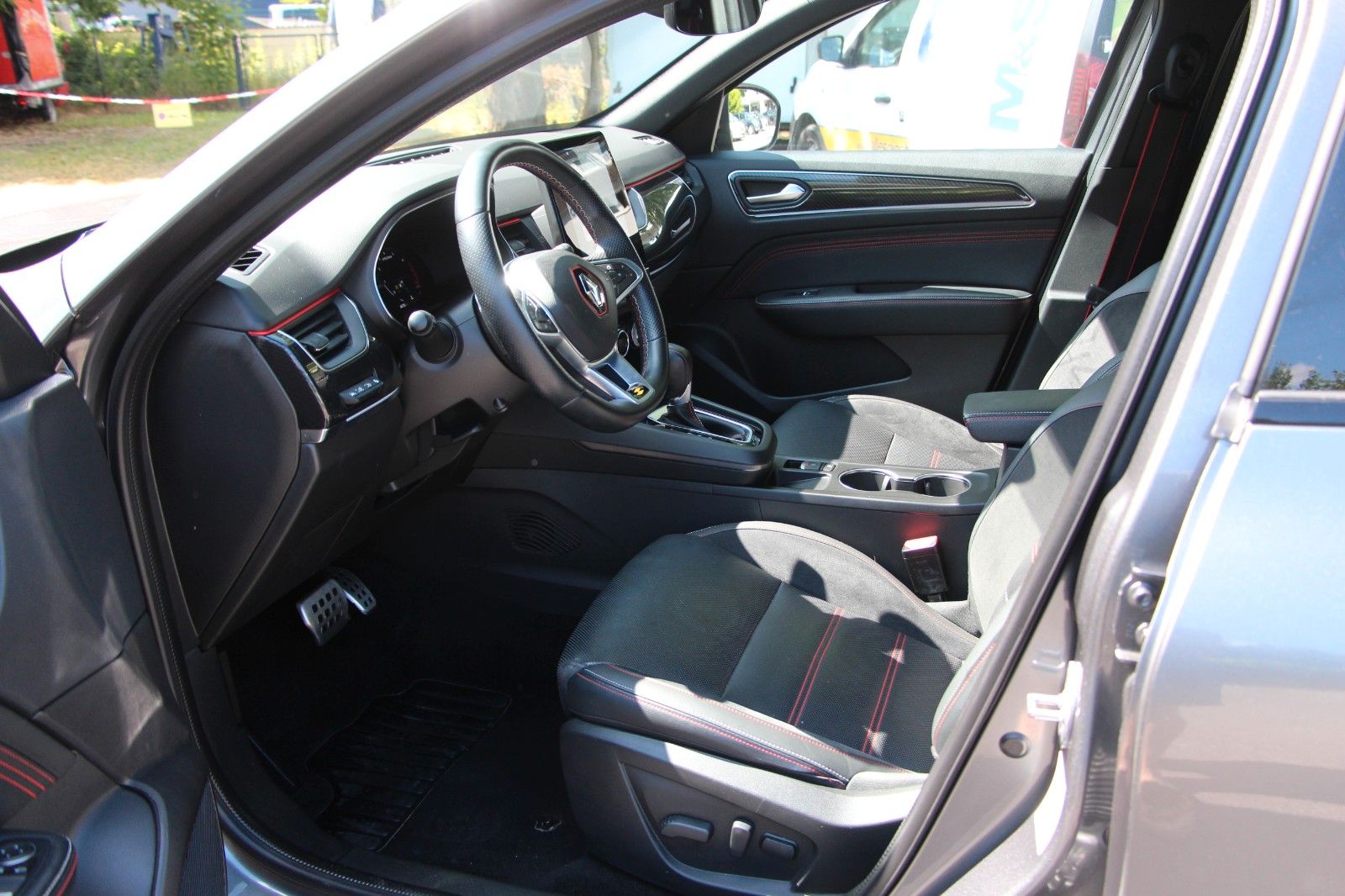 Renault Arkana Mild Hybrid R.S. Line - Samsaru's Car Outlet