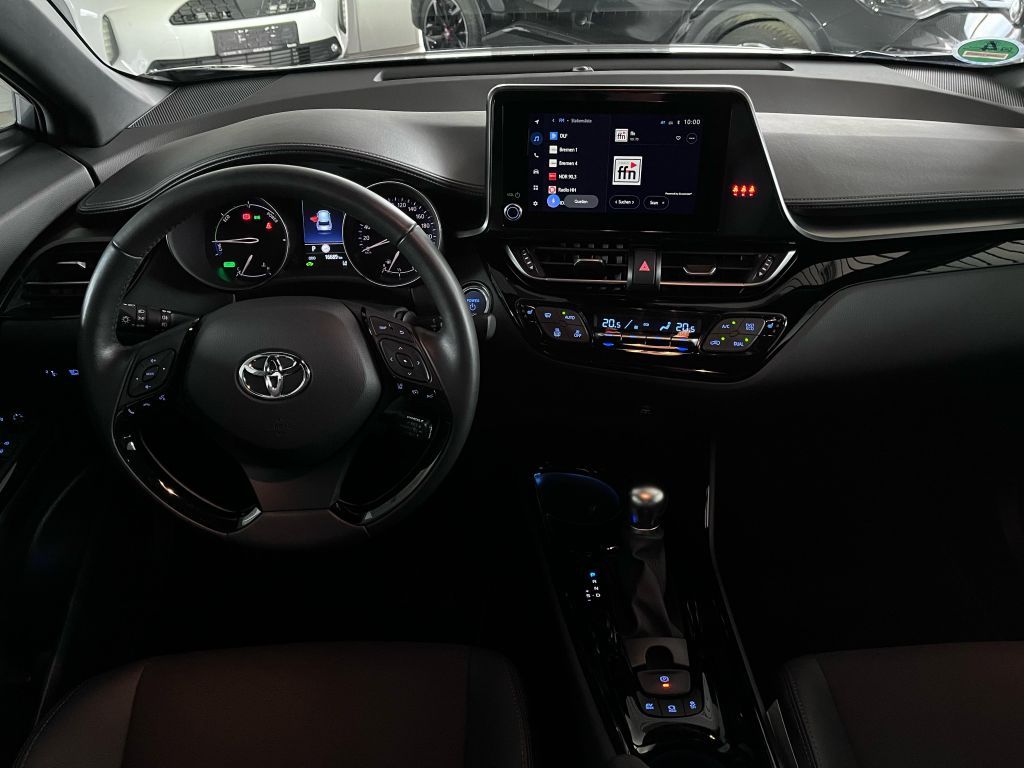 Toyota C-HR 2.0 Hybrid - Samsaru's Car Outlet