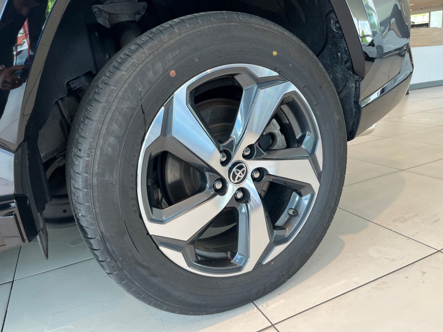 Toyota RAV 4 Plug-in-Hybrid - Samsaru's Car Outlet