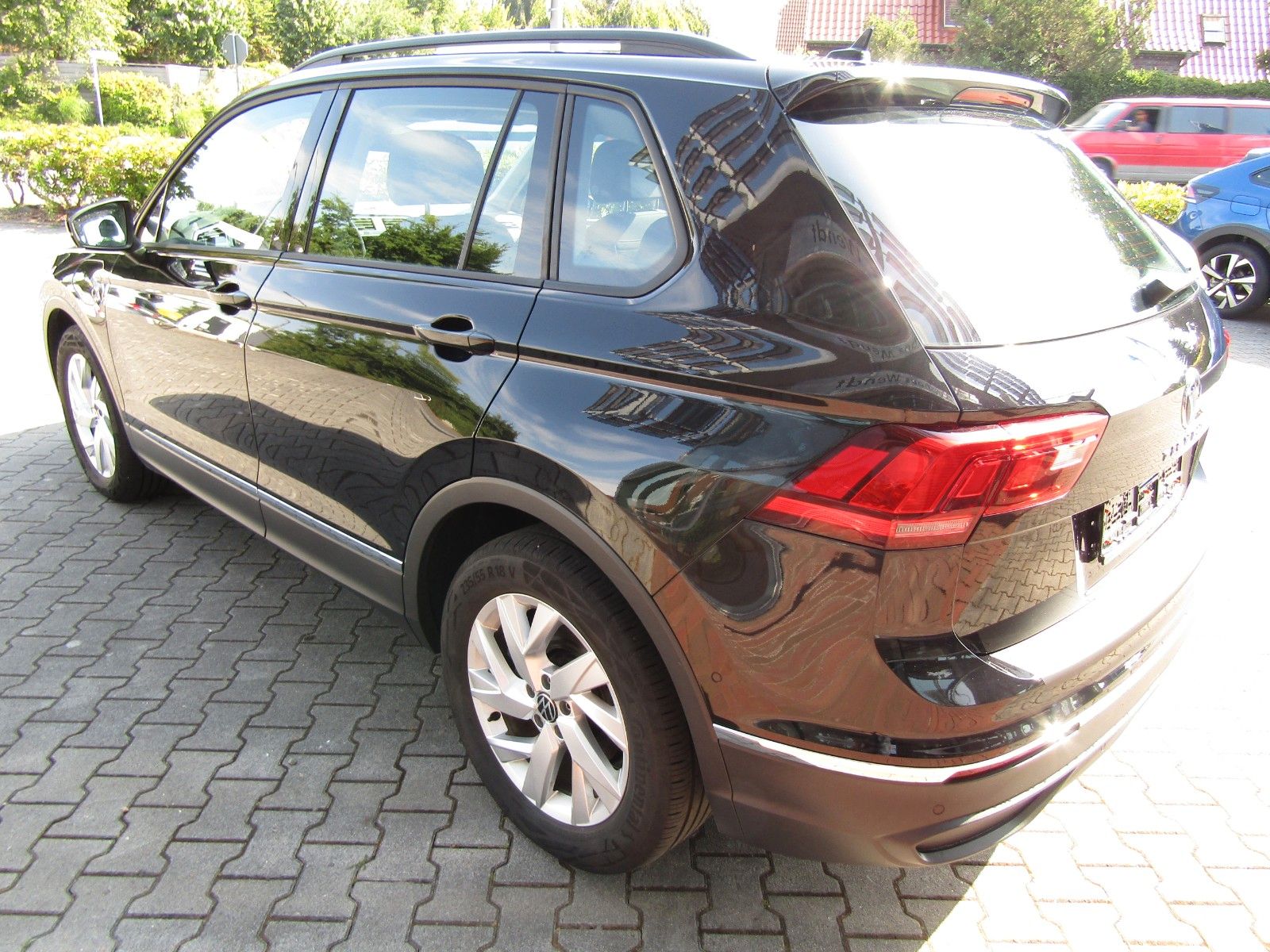 Volkswagen Tiguan 1.4 TSI Life eHybrid Plug-in - Samsaru's Car Outlet