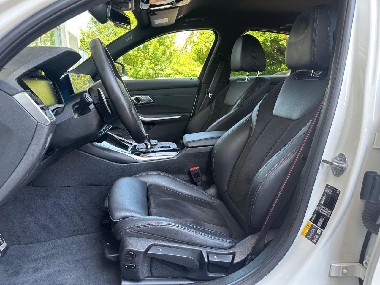 BMW 330e M Sport - Samsaru's Car Outlet