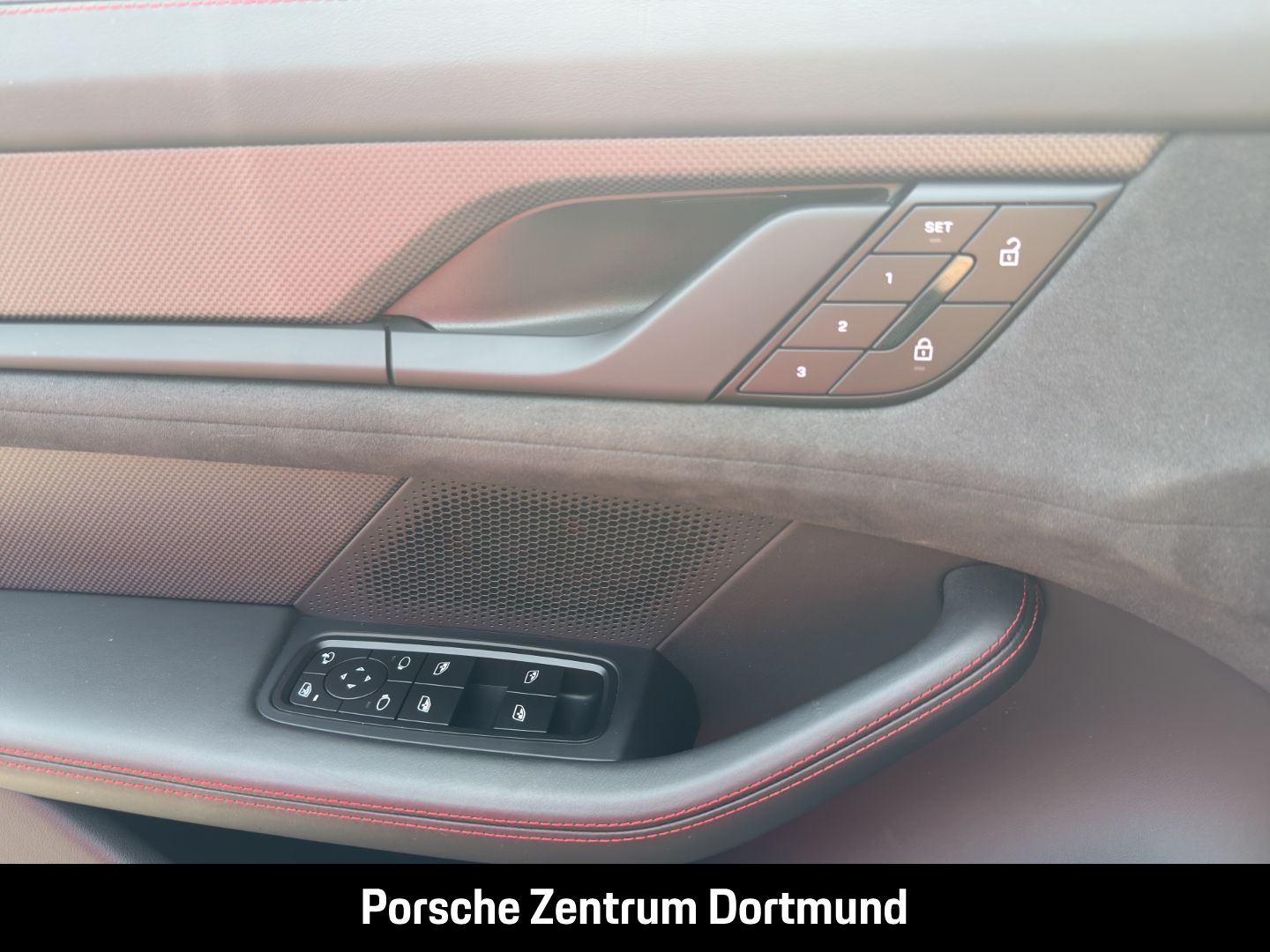 Porsche Taycan GTS Sport Turismo HA-Lenkung InnoDrive